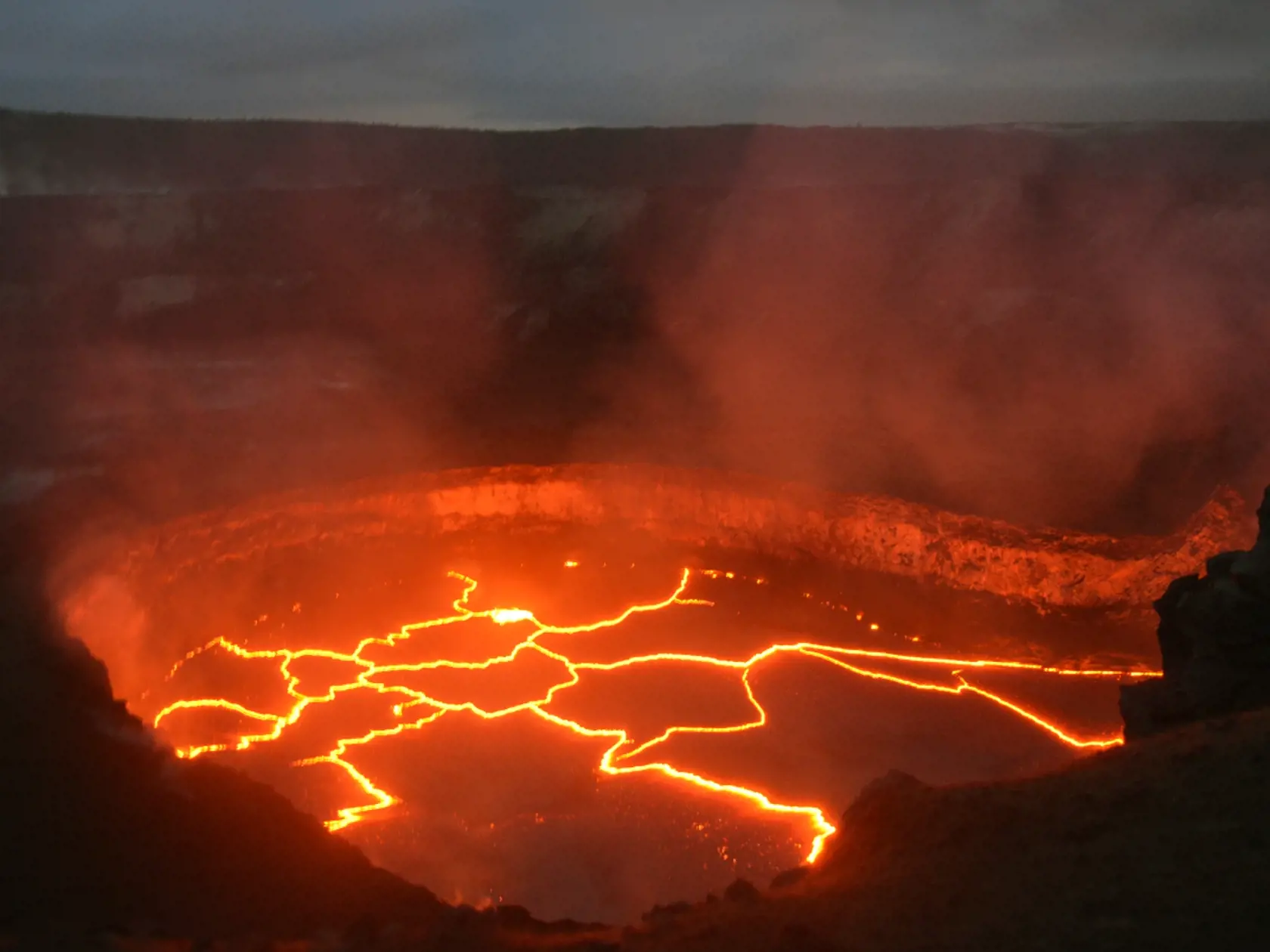 Havajská sopka Kilauea opäť chrlí lávu