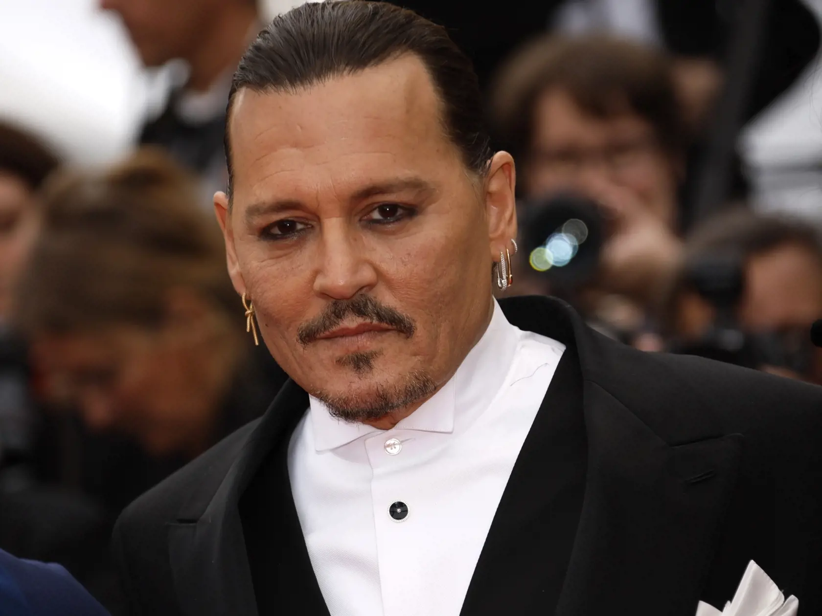 Hoci to znie neuveriteľne Johnny Depp oslavuje 60 rokov. Sláva si však aj v jeho prípade vyžiadala svoju daň. Po škandalóznom manželstve je momentálne opäť sám.