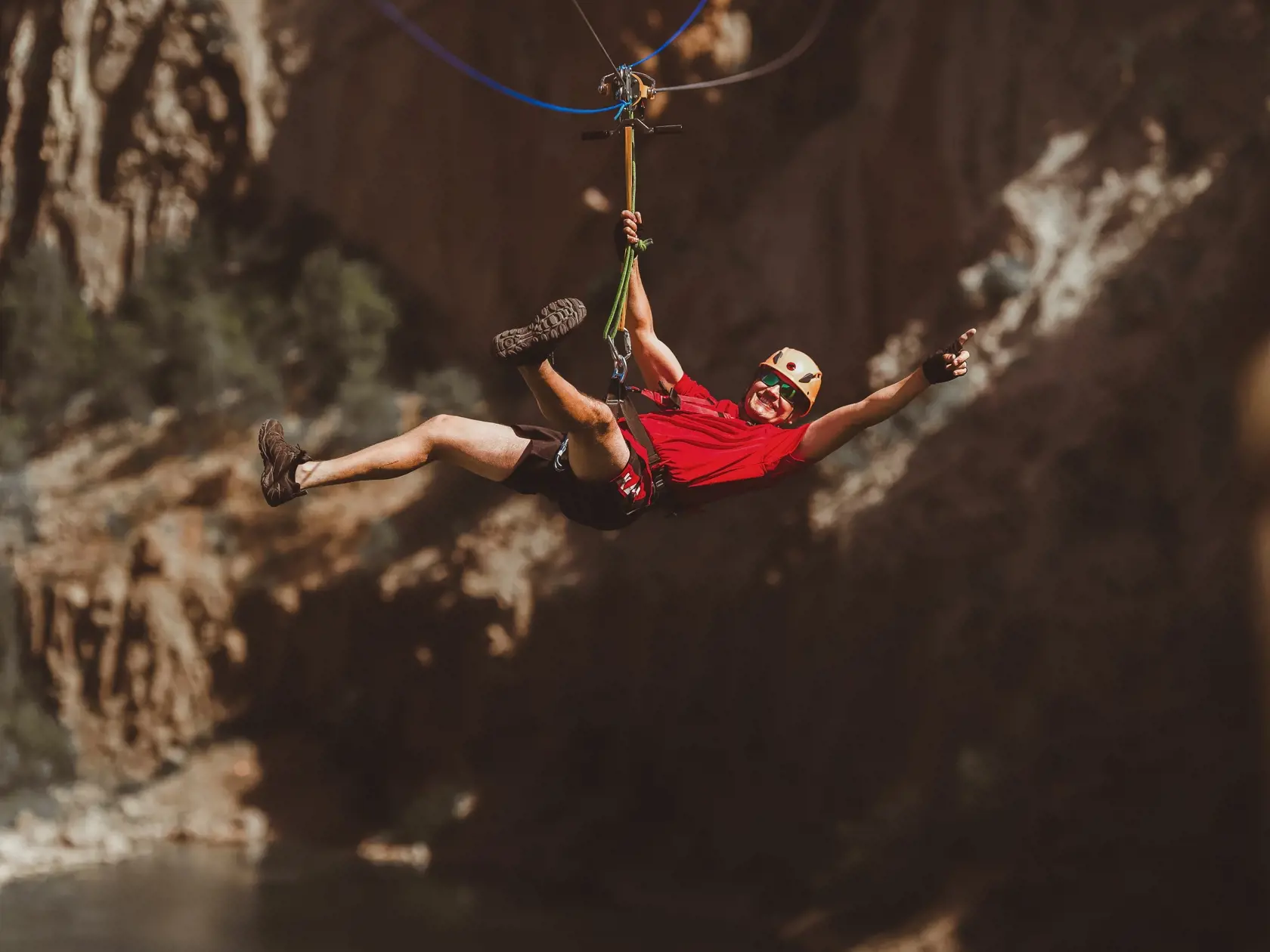 Jedinečná atrakcia zipline je vhodná pre mladých aj dospelých. Vyskúšal si ju aj župan Rasťo Trnka.