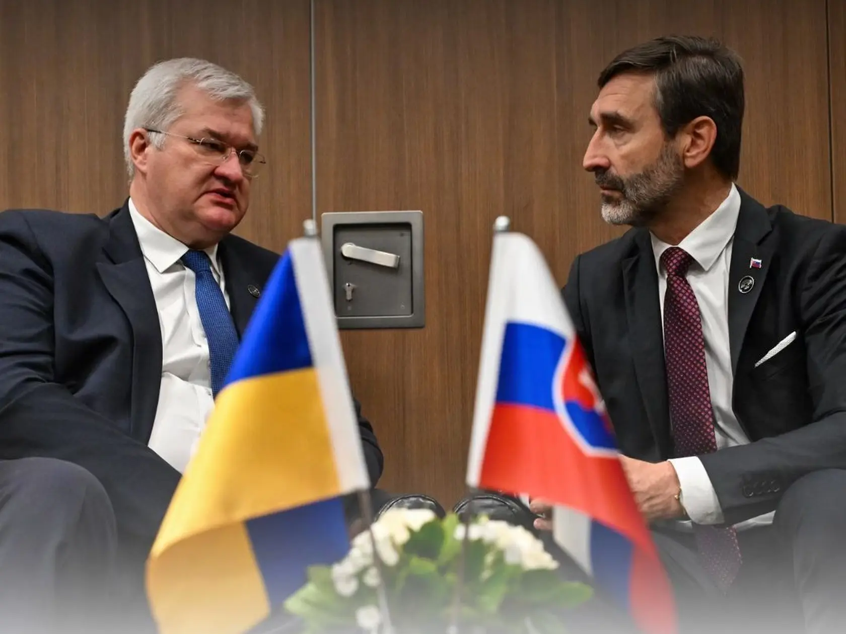 Šéf slovenskej diplomacie Juraj Blanár (Smer-SD) viedol v tureckej Antalyi bilaterálne rokovania s ukrajinským náprotivkom Andrijom Sybihom. Hlavnou témou rozhovorov boli mierové rokovania o vojne na Ukrajine, oznámilo v sobotu Ministerstvo zahraničných vecí a európskych záležitostí (MZVEZ) SR na sociálnej sieti.