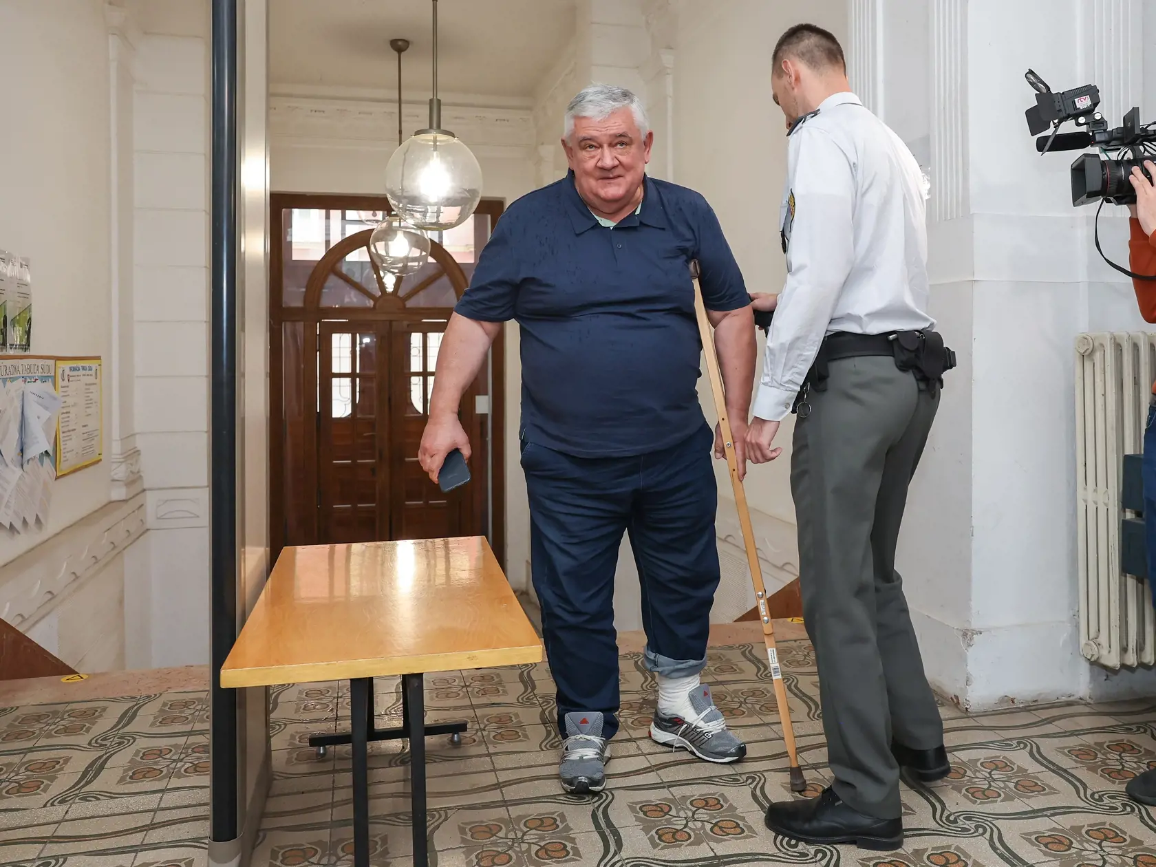 Súdne pojednávanie na špecializovanom trestnom súde v Banskej Bysterici s Jánom Slotom vo zločinu príjmania úplatku formou pomoci.