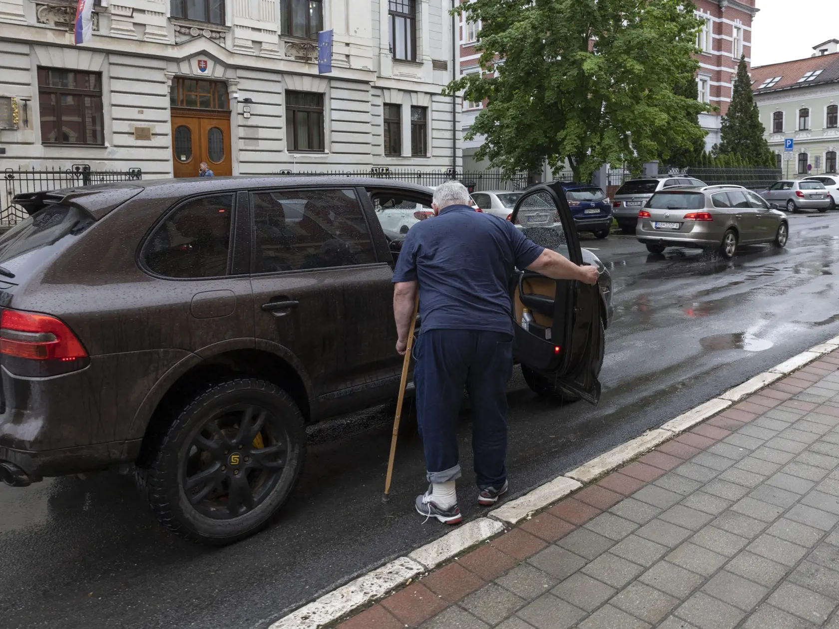 Súdne pojednávanie na špecializovanom trestnom súde v Banskej Bysterici s Jánom Slotom vo zločinu príjmania úplatku formou pomoci. 