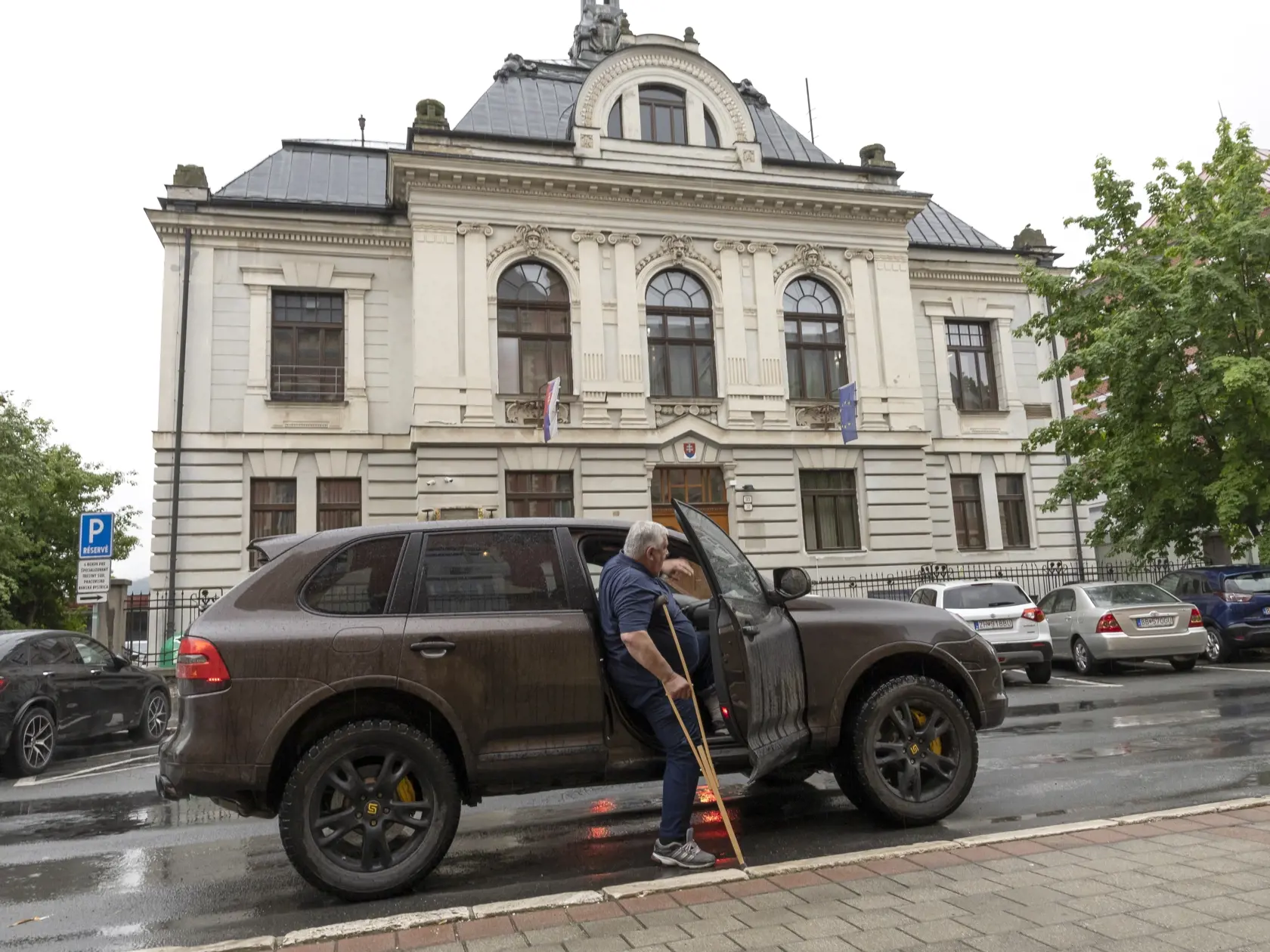 Súdne pojednávanie na špecializovanom trestnom súde v Banskej Bysterici s Jánom Slotom vo zločinu príjmania úplatku formou pomoci.