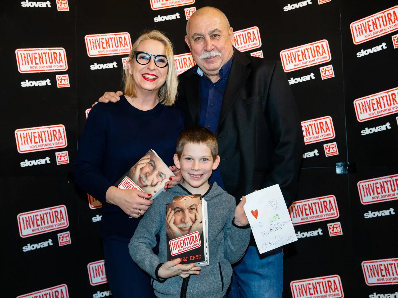 Krst knihy "Inventúra" od herca a spisovateľa Andreja Hryca v Bratislave. Na snímke Andrej Hryc s dcérou Wandou Adamík Hrycovou.