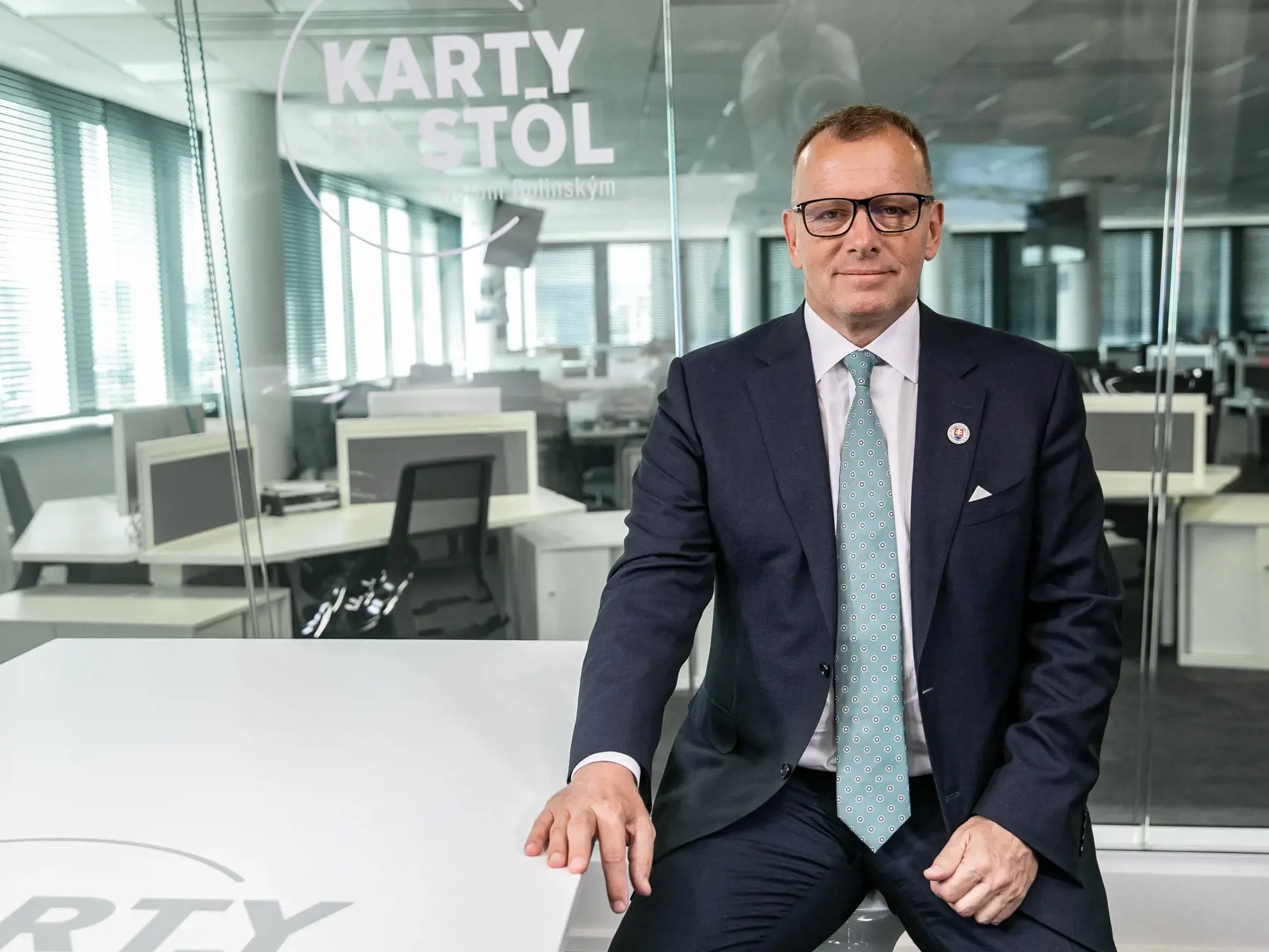 Diskusná relácia "Karty na stôl", ktorej hosťom bol Boris Kollár. Na snímke je Boris Kollár (Sme rodina), predseda NR SR, predseda strany. 