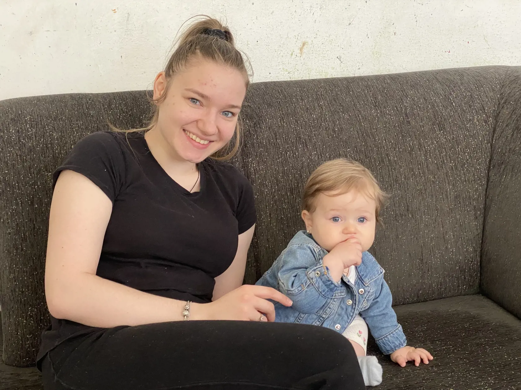 Vladimíra (23) utiekla z Ukrajiny v prvý deň vojny aj so svojim manželom a dieťaťom a odvtedy pomáha v prešovskom združení Podaj ďalej.