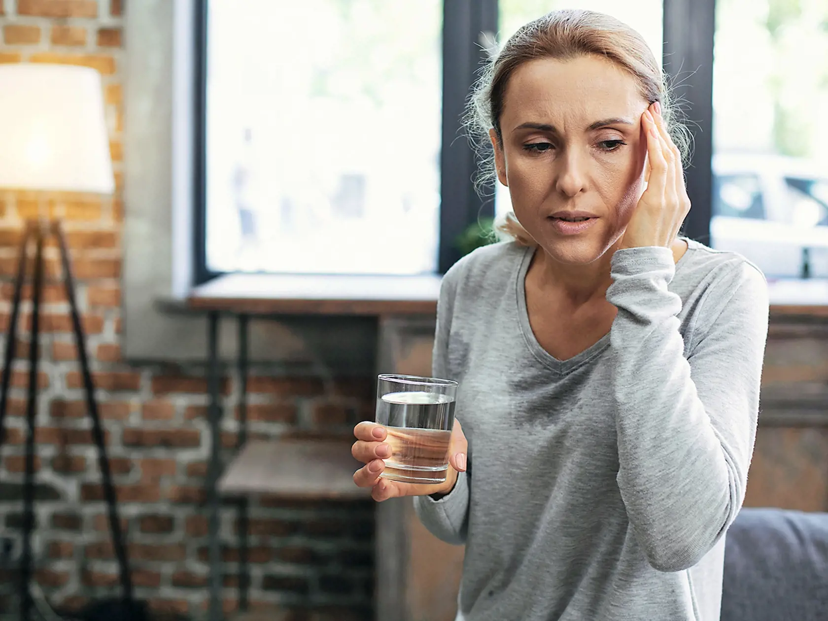 Od prvých príznakov prechodu do menopauzy môže ubehnúť aj sedem rokov, bežné sú dva až štyri roky.