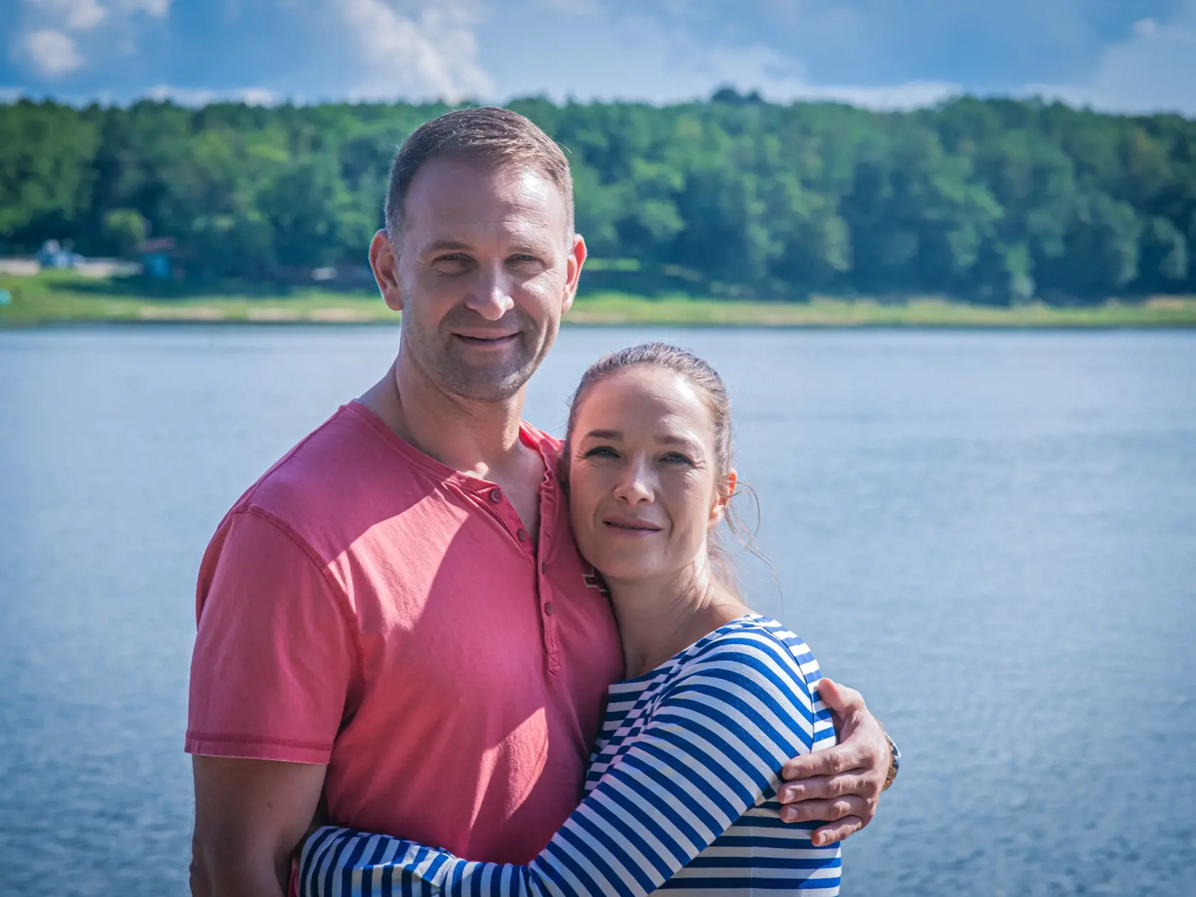 Filmová novinka Nikdy nehovor nikdy mieri na plátna kín.