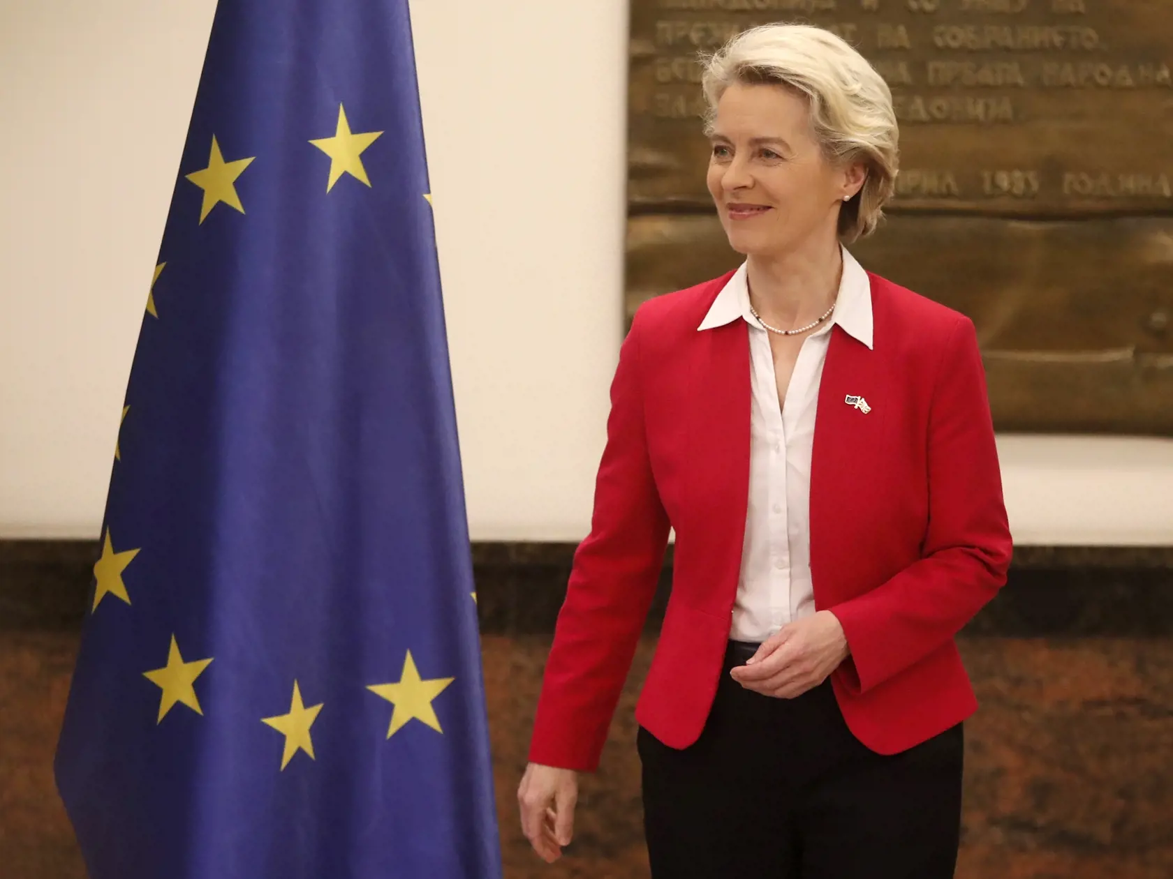 Ursula Gertrud von der Leyenová, rod. Albrechtová je nemecká politička, predsedníčka Európskej komisie a členka stredopravicovej Kresťanskodemokratickej únie Nemecka. Dňa 2. júla 2019 bola Európskou radou navrhnutá na post predsedu Európskej komisie. O dva týždne neskôr, 16. júla 2019, ju väčšina 383 zo 747 prítomných europoslancov podporila. Do úradu nastúpila 1. novembra 2019.