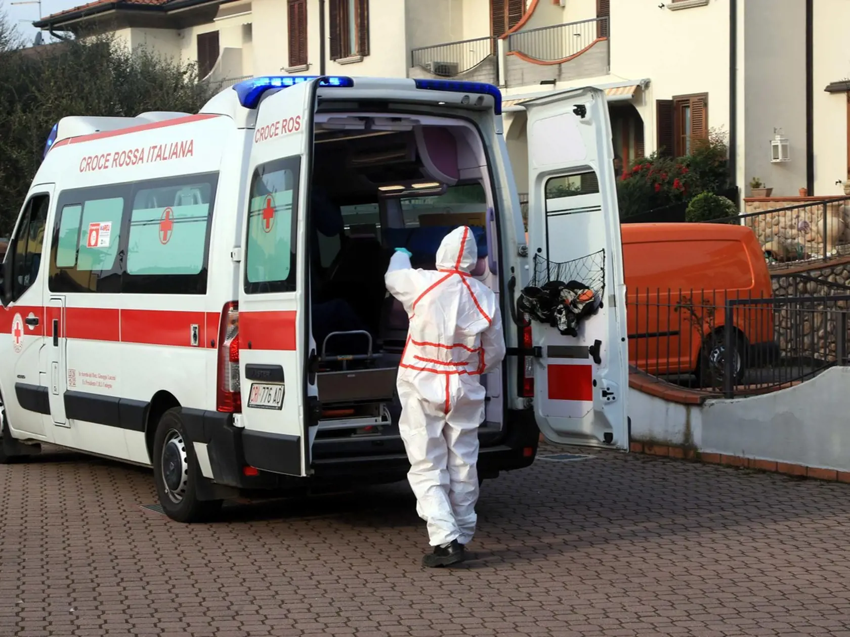 Koronavírus v Taliansku zasiahol aj do známeho benátskeho karnevalu.