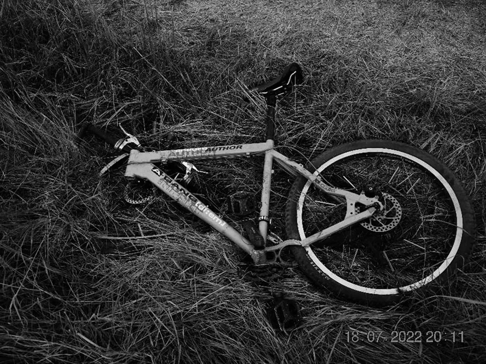 Polícia zverejnila fotografie z tragickej nehody, pri ktorej zomreli dvaja cyklisti - hasiči.