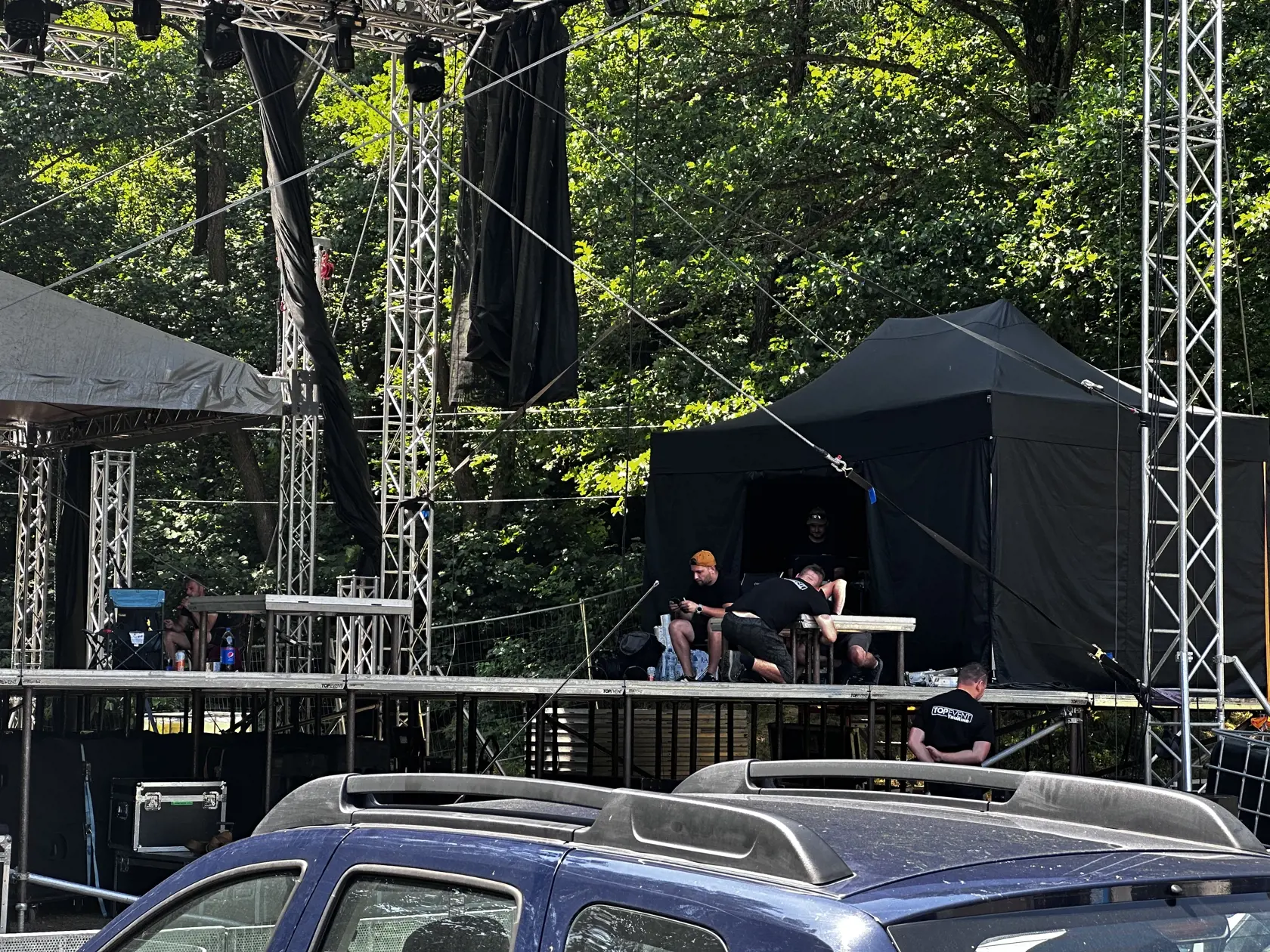 Prípravy na jubilejný dvadsiaty ročník Rocku pod kameňom sú v plnom prúde.
