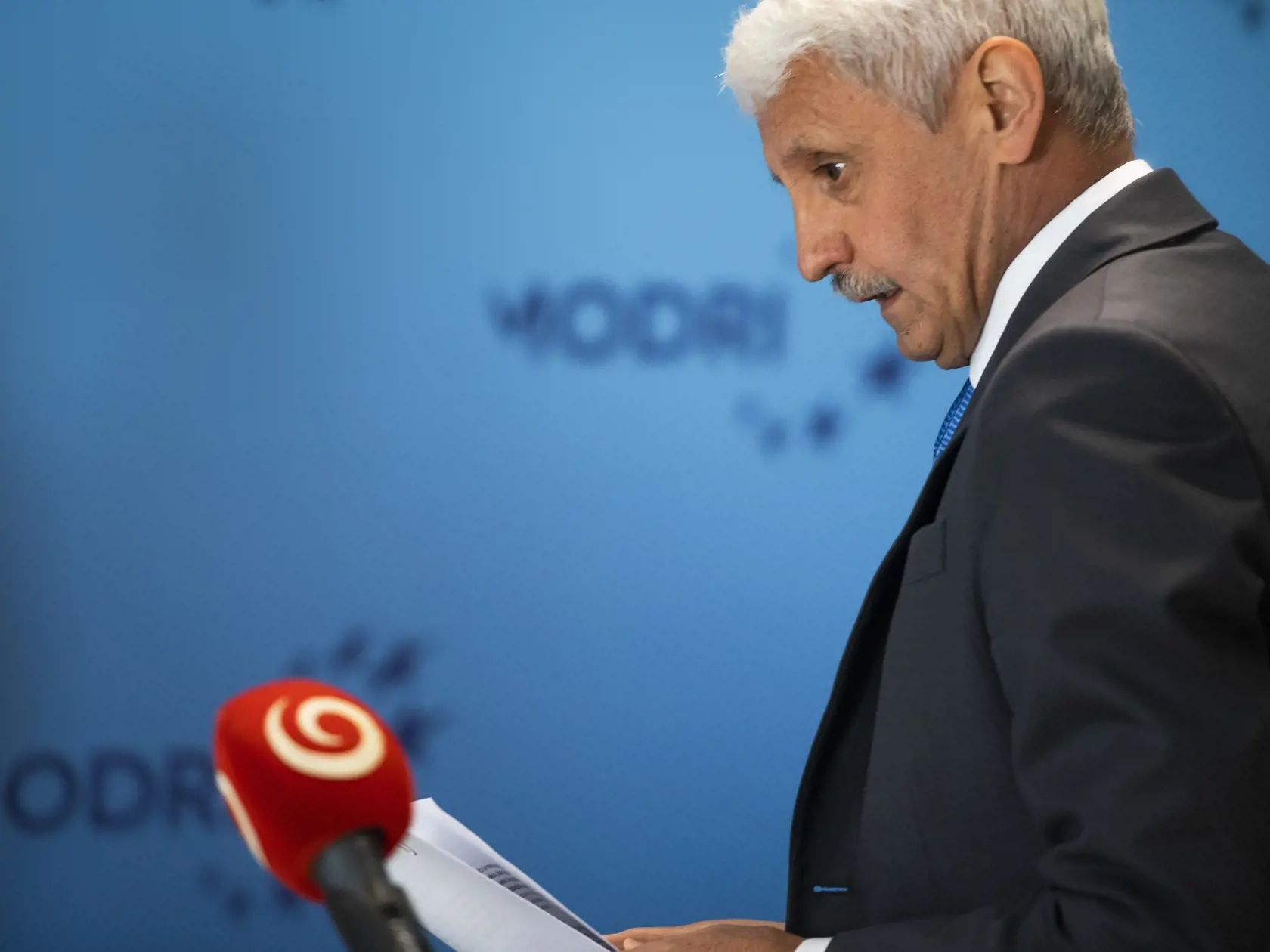 Na snímke Mikuláš Dzurinda počas tlačovej konferencie politickej strany Modrí - Európske Slovensko 8. mája 2023 v Bratislave. FOTO TASR - Jaroslav Novák