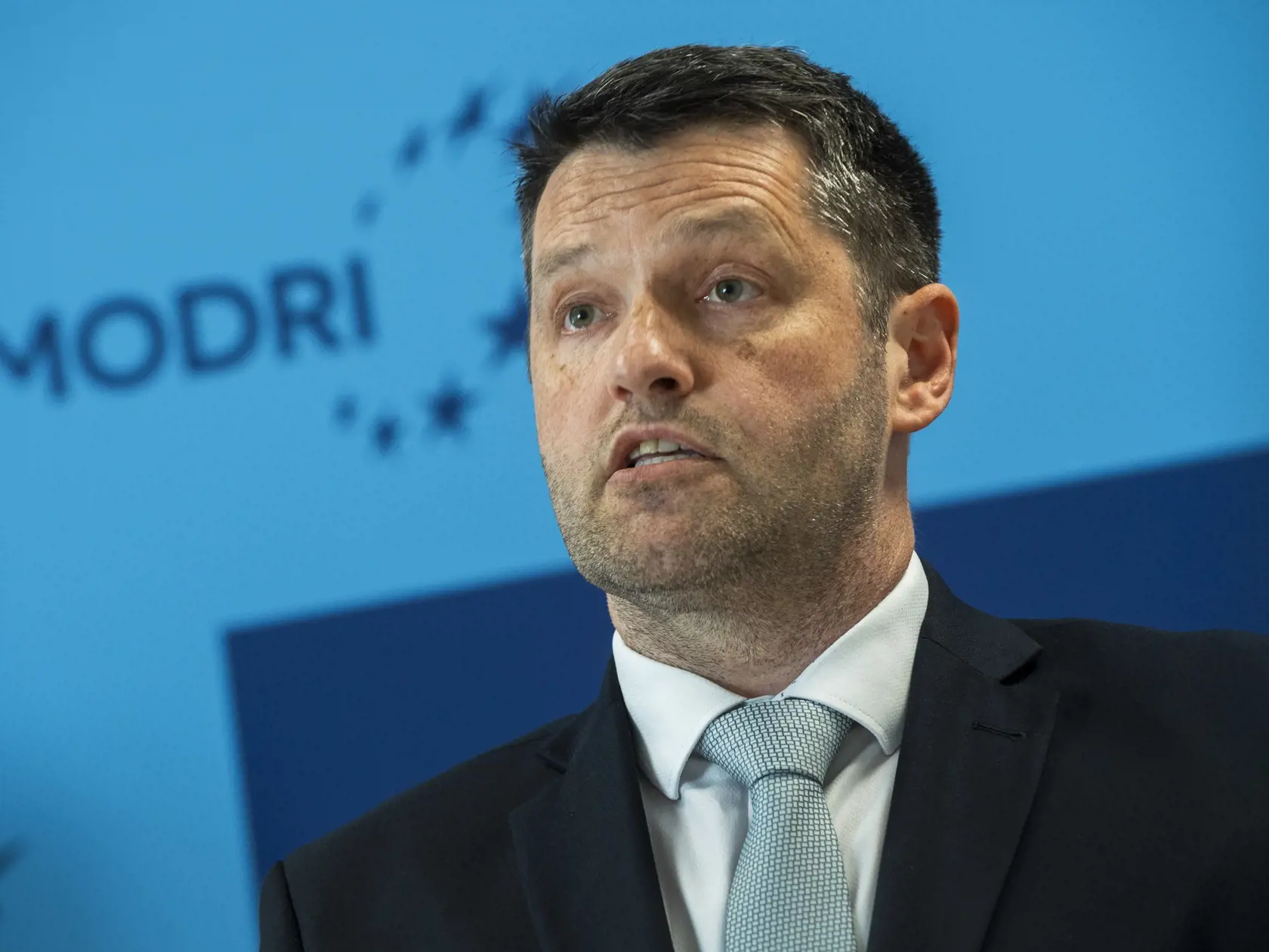 Na snímke Tomáš Mišovič počas tlačovej konferencie politickej strany Modrí - Európske Slovensko 8. mája 2023 v Bratislave. FOTO TASR - Jaroslav Novák