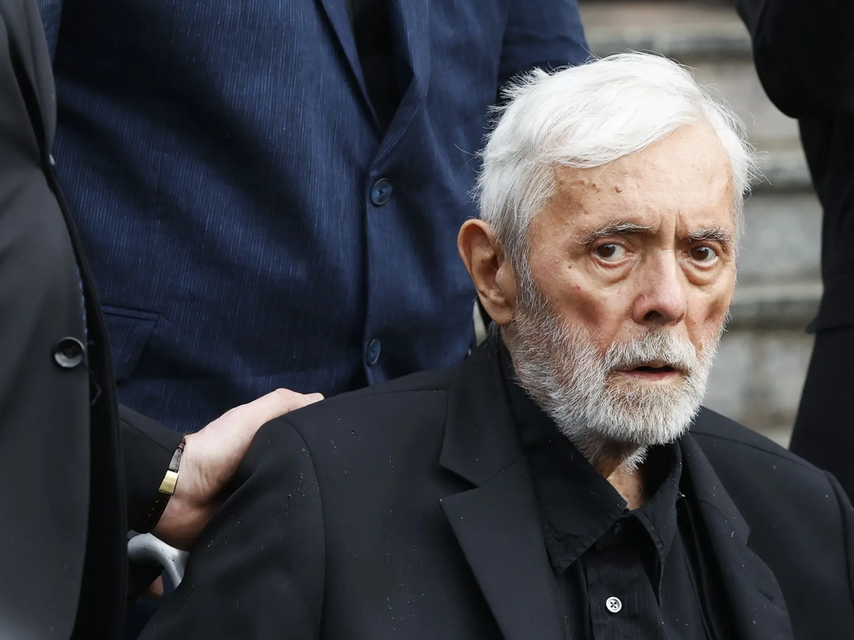 Josef Abrhám na pohrebe svojej manželky Libuše Šafránkovej.