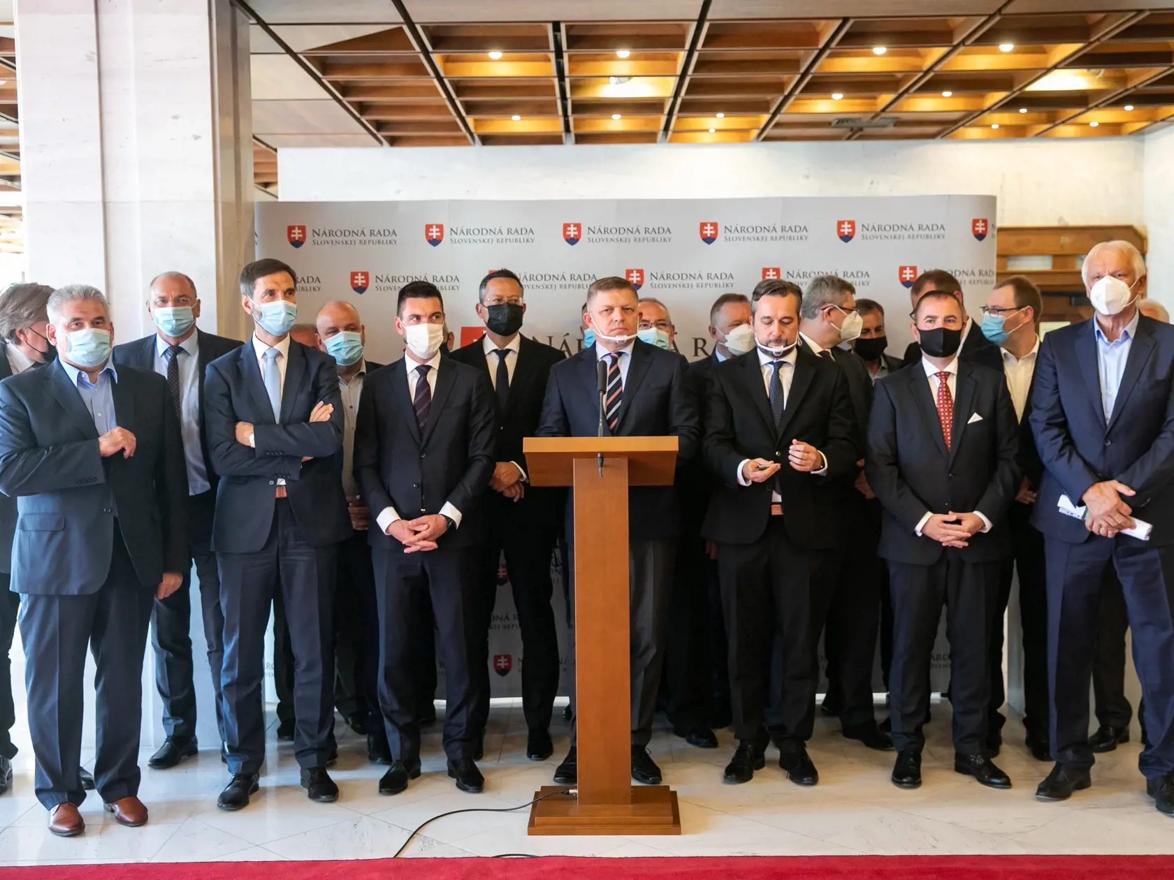 Ak by sa voľby konali v októbri, najväčšiu podporu by získala strana Hlas-SD so ziskom 18,2 percenta. Druhá by bola SaS s 14,5 percenta a tretí Smer-SD s 13,8 percenta hlasov.