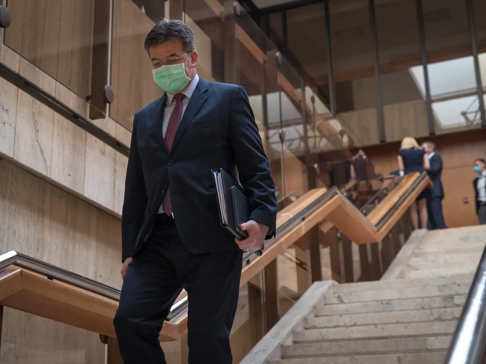 Zasadnutie krízového štábu na Ůrade Vlády SR. Na snímke je minister zahraničných vecí Miroslav Lajčák.