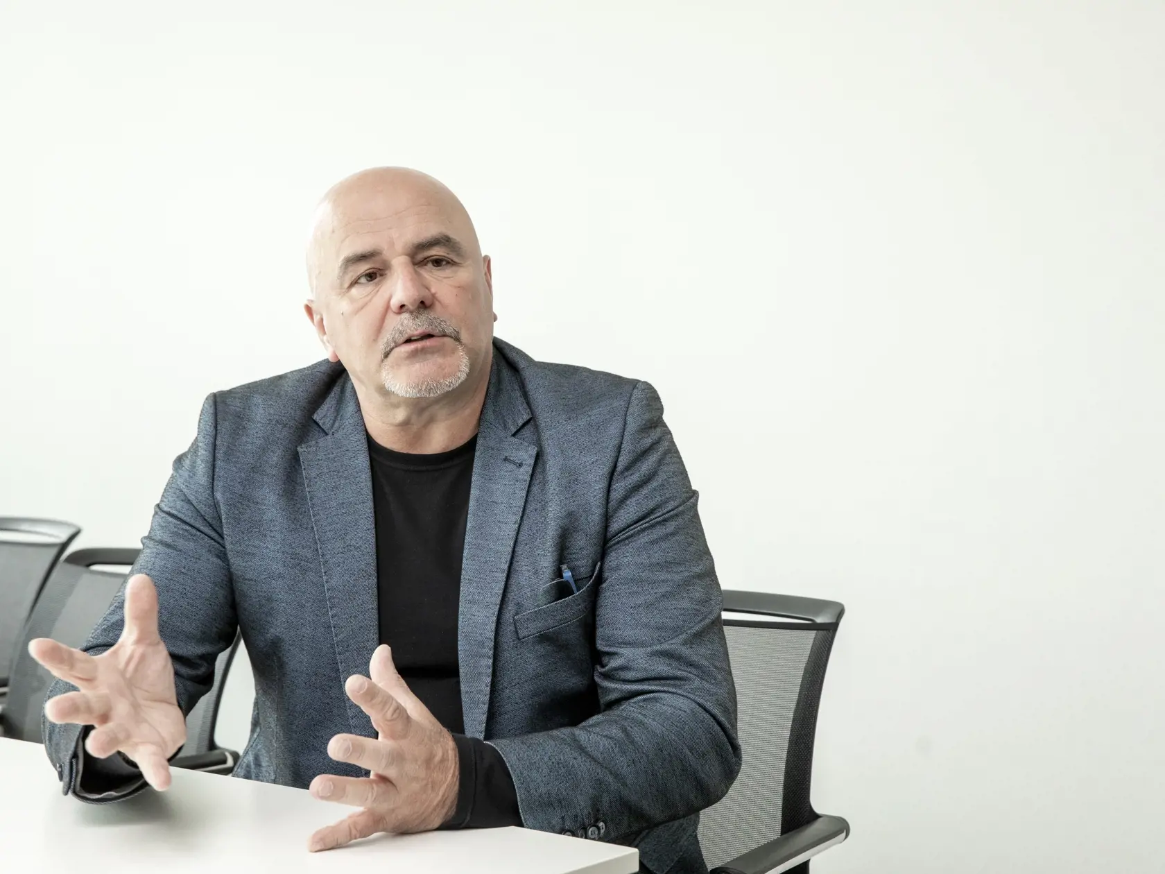 Na snímke je Ivan Bella, ktorý ako prvý občan Slovenskej republiky vyletel do kozmického priestoru.