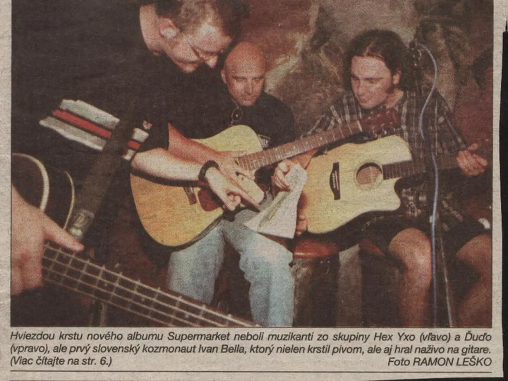 Hexákom kedysi krstil album prvý slovenský kozmonaut Ivan Bella (v strede).