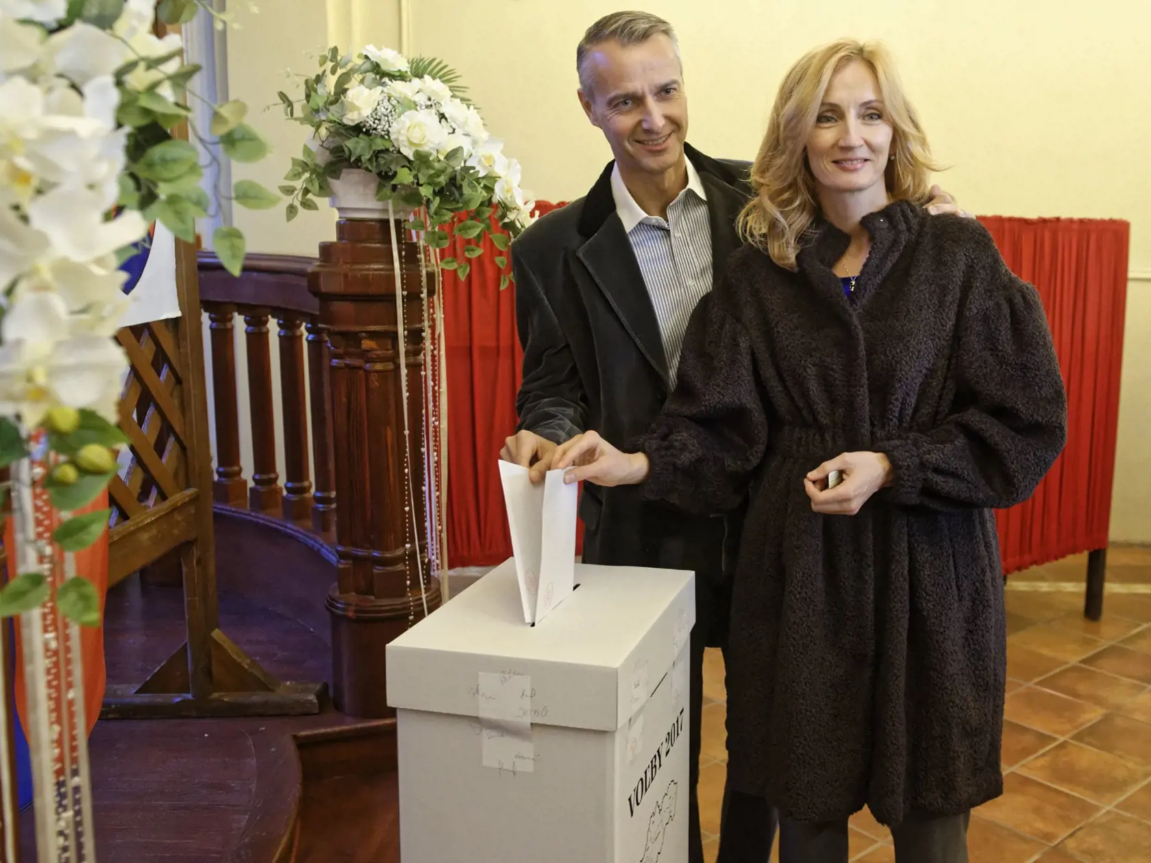 Takto svorne tradične volia manželia Rašiovci.