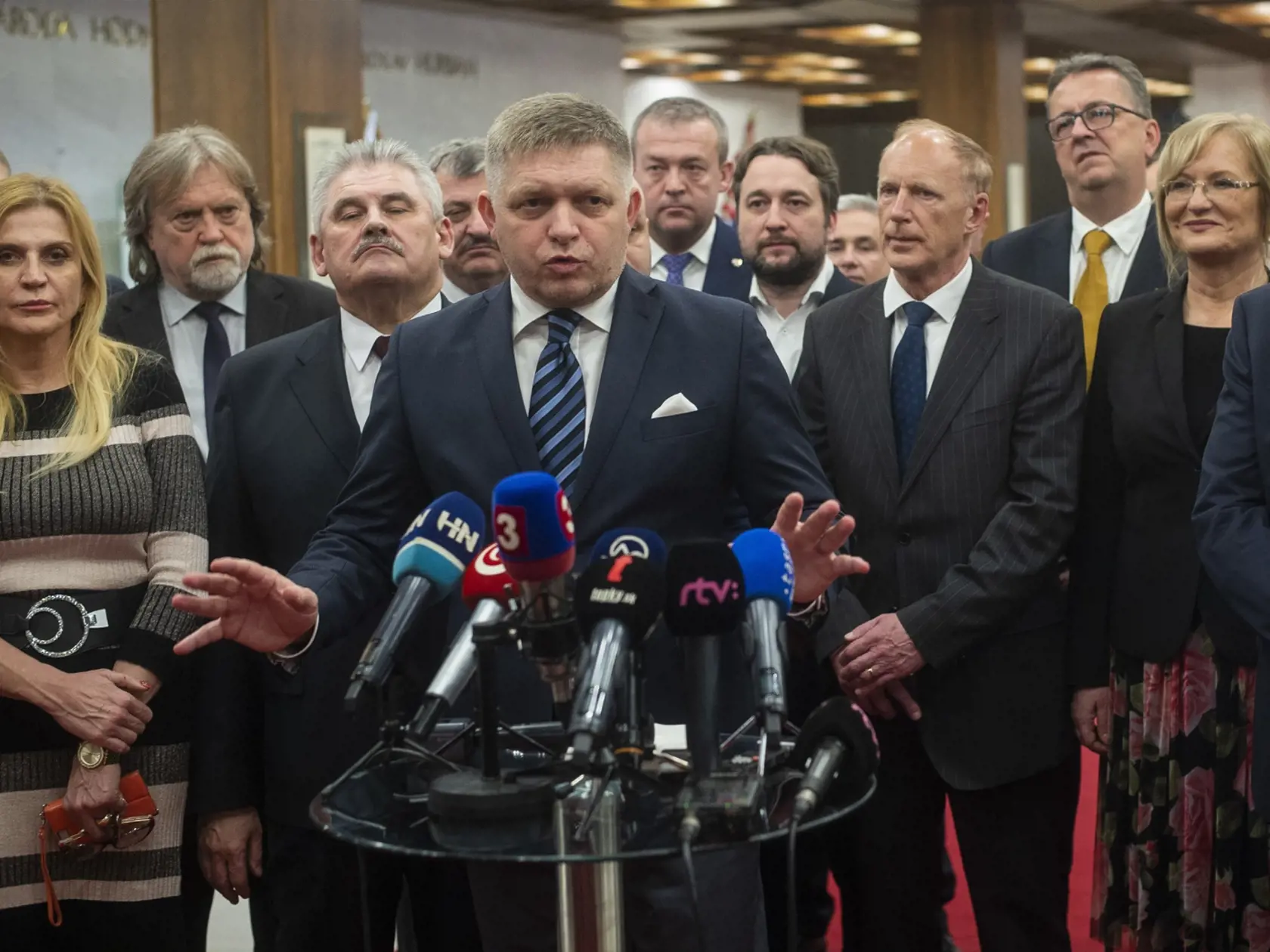 Robert Fico Andrej Danko poslanci 