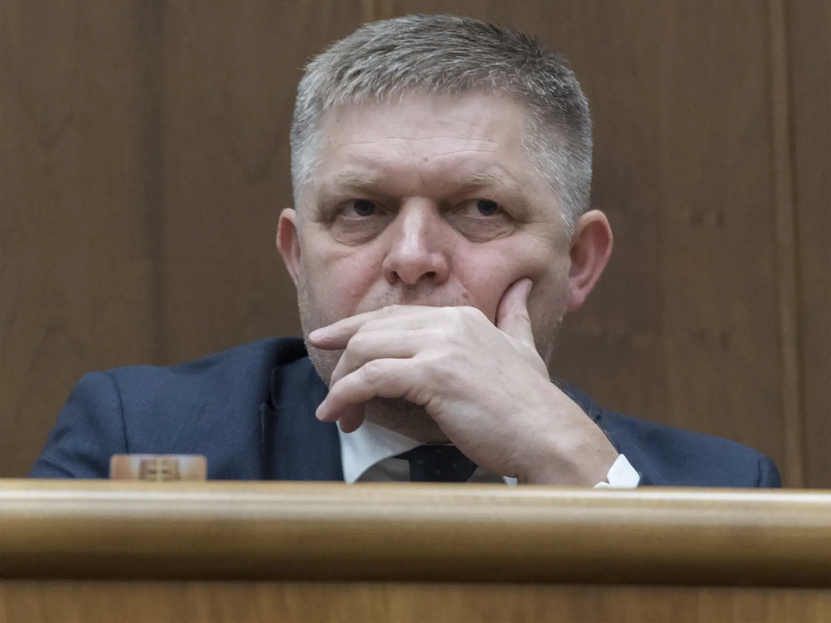 Na snímke poslanec NR SR Robert Fico (SMER-SD) počas mimoriadnej 58. schôdze parlamentu SR 25. februára 2020 v Bratislave. FOTO TASR - Martin Baumann