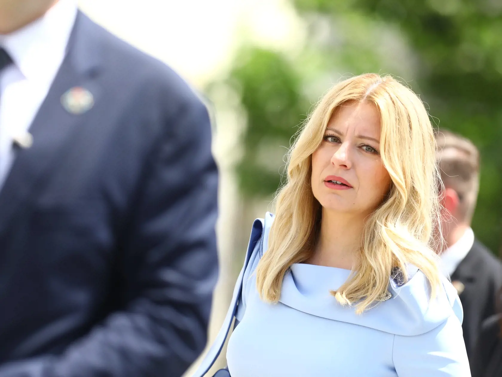 Zuzana Čaputová bola po celý čas inaugurácie vážna až smutná. Dnes už vieme prečo.