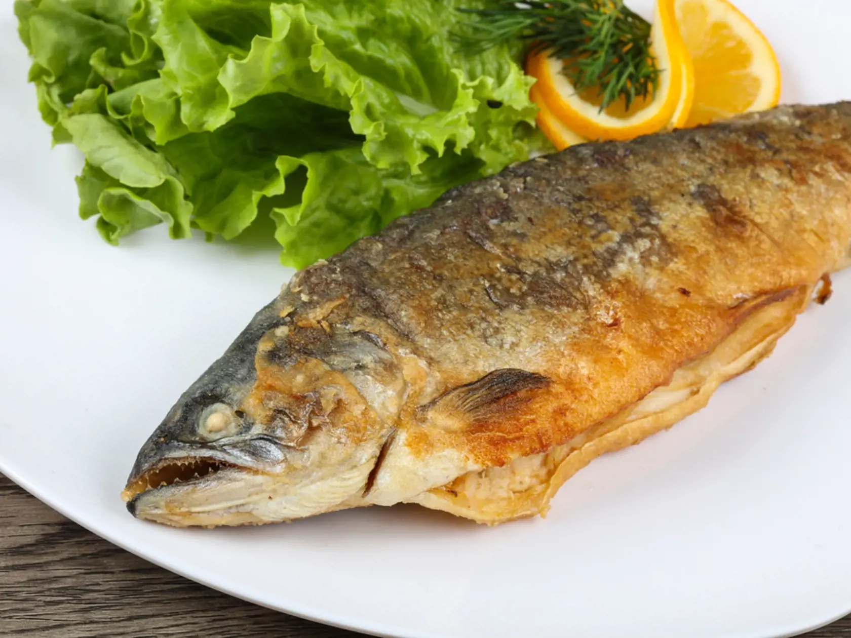 Nedostatok slnka potrebujeme nahradiť vitamínmi a minerálmi. Ryby výborne kompenzujú vitamín D.
