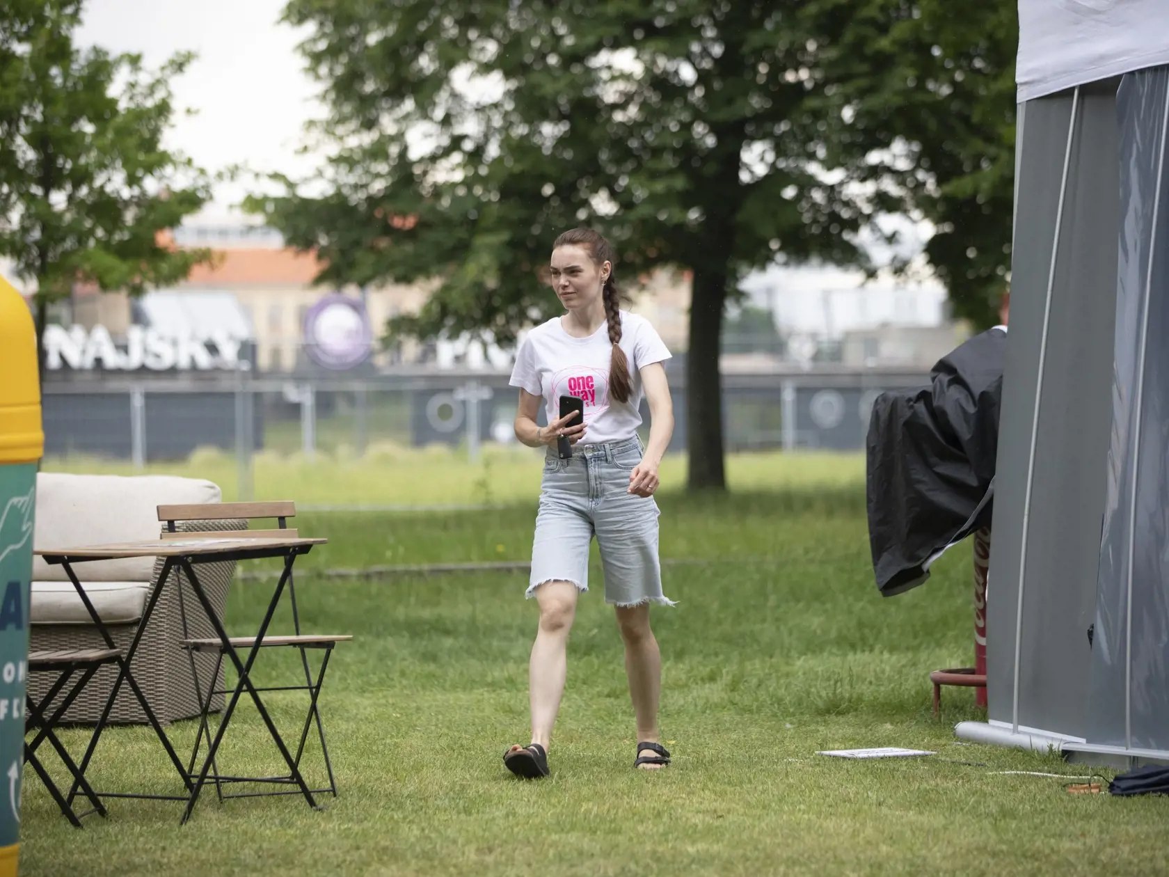 Na snímke je ONE WAY fest, kresťanský festival na Tyršovom nábreží v Bratislave.
Mária Bartalos, rod. Havranová , bývalá slovenská a  divadelná herečka a manžel  Adrián.