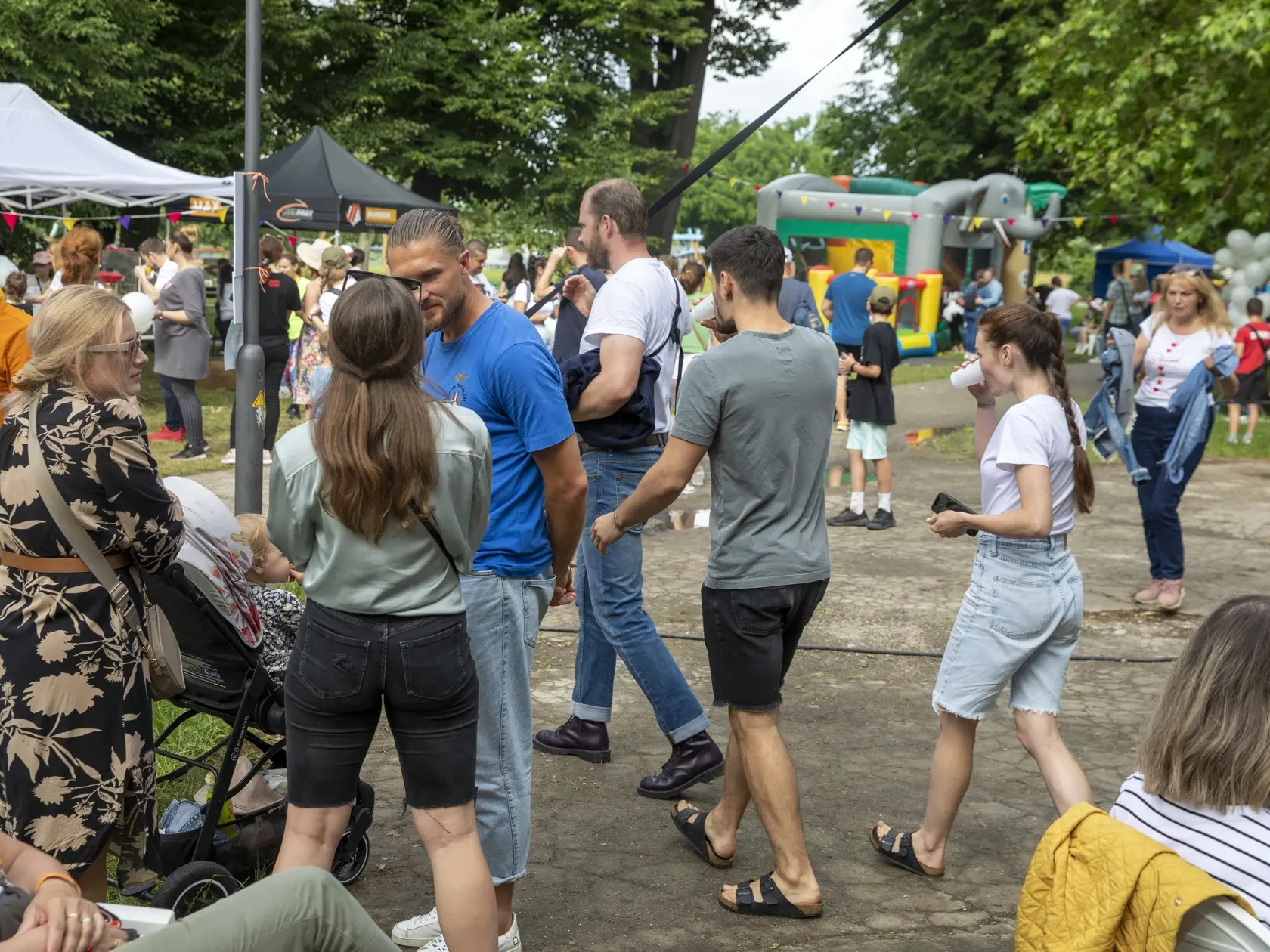 Na snímke je ONE WAY fest, kresťanský festival na Tyršovom nábreží v Bratislave.
Futbalista Erik Čikoš.
