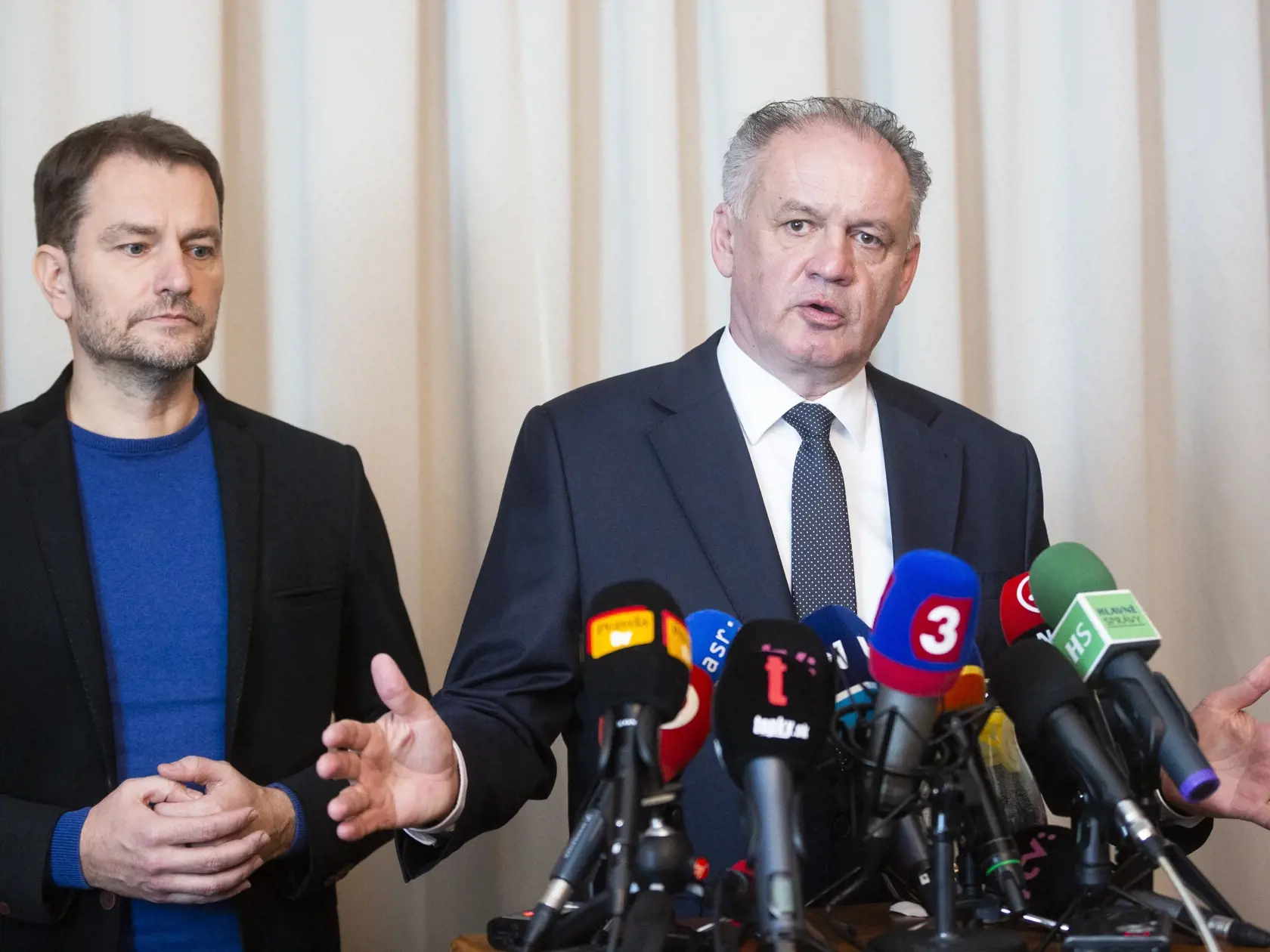 Na snímke zľava líder hnutia OĽaNO Igor Matovič a predseda strany Za ľudí Andrej Kiska počas tlačovej konferencie po spoločnom stretnutí k výsledkom volieb do NR SR v Bratislave 3. marca 2020.