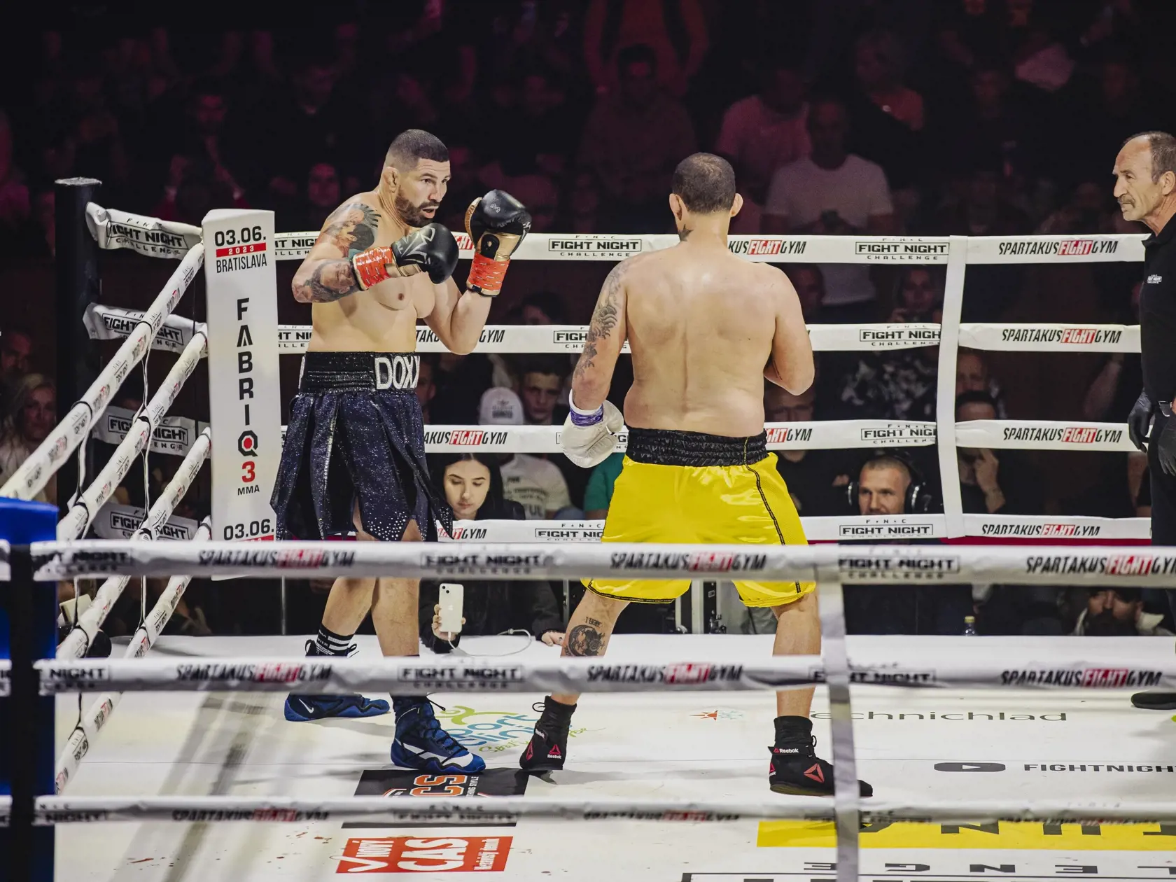 Na snimke Atilla Végh a Eric Spicely počas podujatia Fight Night Challenge 4 v Trnave.