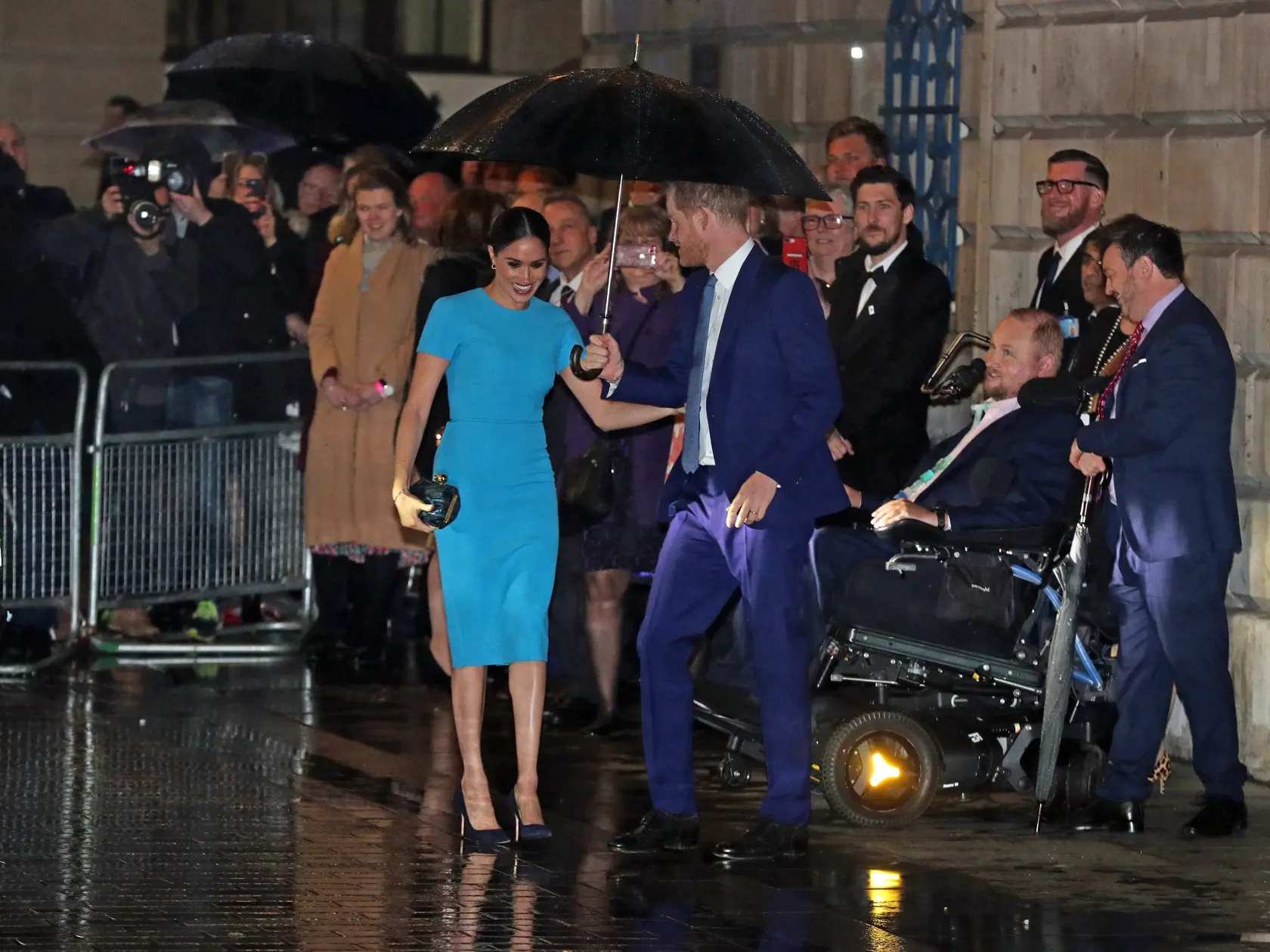 Vojvodkyňa Meghan dorazila po boku Harryho do Londýna. Tvrdí, že si len potvrdila, že sa spolu s princom Harrym rozhodli správne.