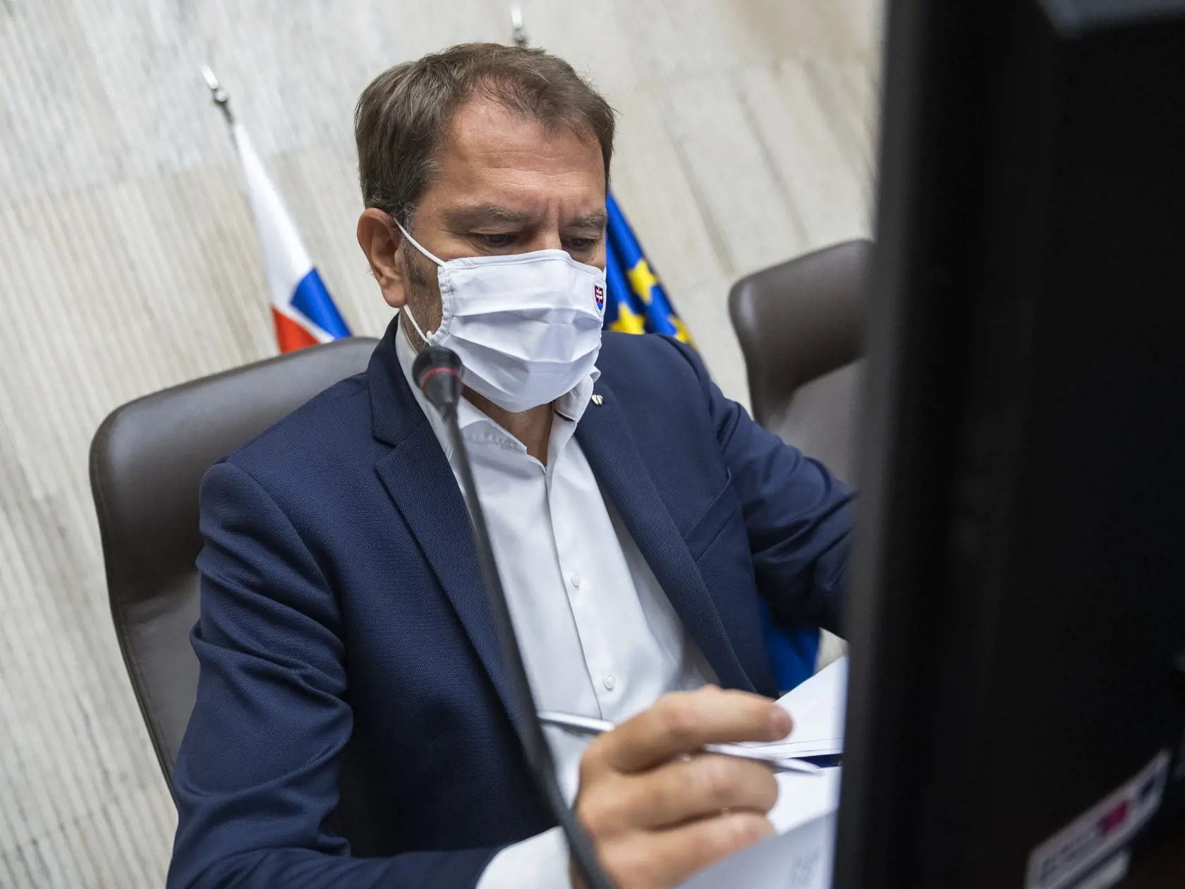 Igor Matovič povedal, že nemá najmenší problém so zmrazením platov členov vlády. Navyše navrhuje, aby si platy zmrazili aj poslanci.