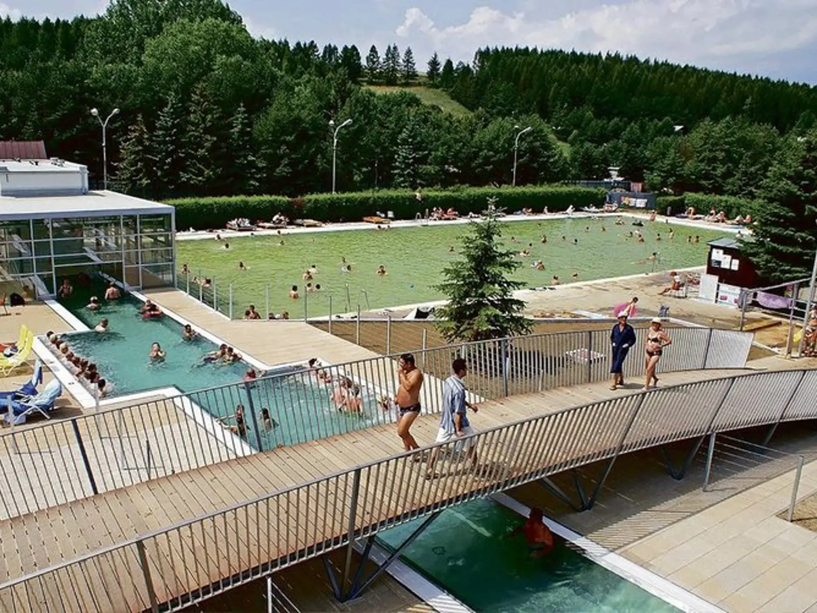 Ak máte blízko do Popradu či Kežmarku, môžete si vychutnávať prázdniny v Thermal Parku Vrbov s jedinečným výhľadom na Vysoké Tatry.