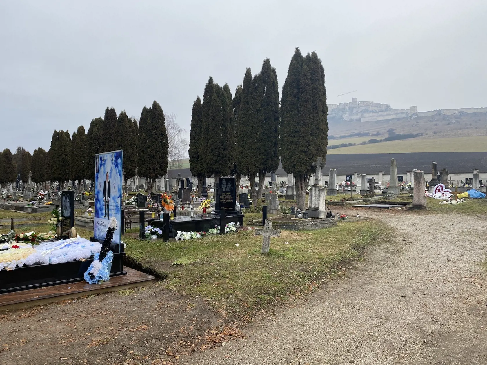 Koky (†46) je pochovaný pod Spišským hradom - najväčším v strednej Európe.