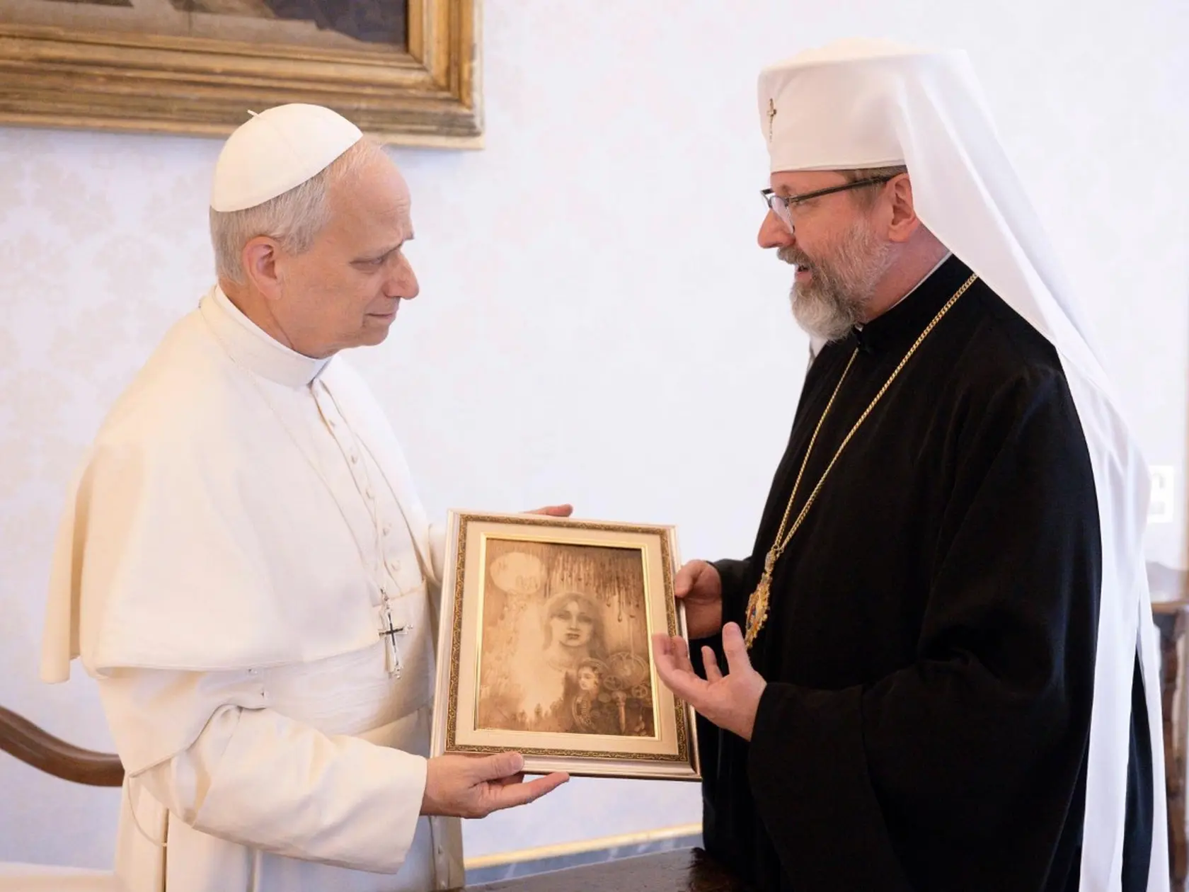 Pápež Lev XIV. počas stretutia s hlavou ukrajinskej gréckokatolíckej cirkvi, arcibiskupom Sviatoslavom Ševčukom.