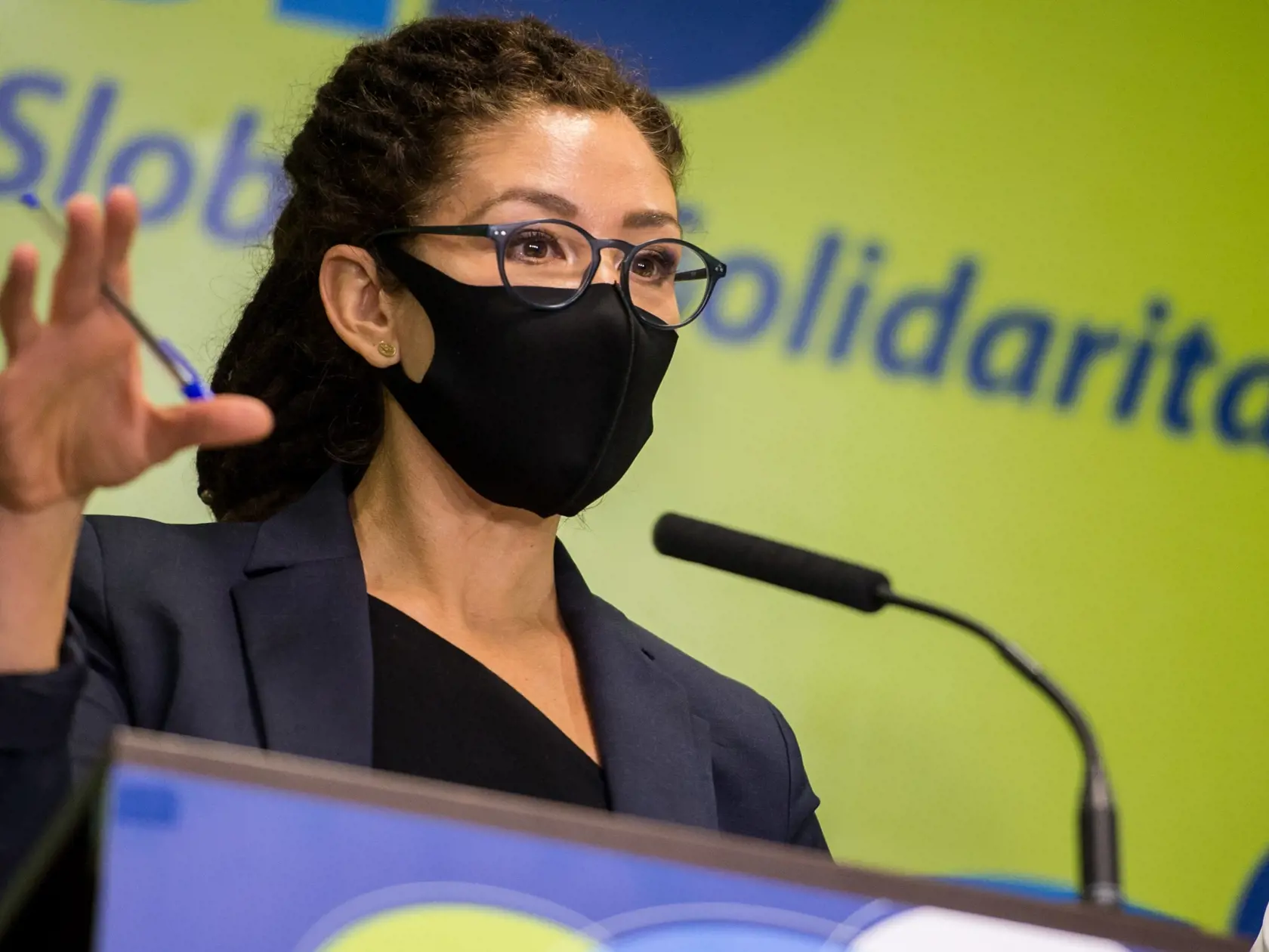 Lucia Nicholsonová tvrdí, že ministerka Veronika Remišová premrhala miliardu eur z eurofondov.