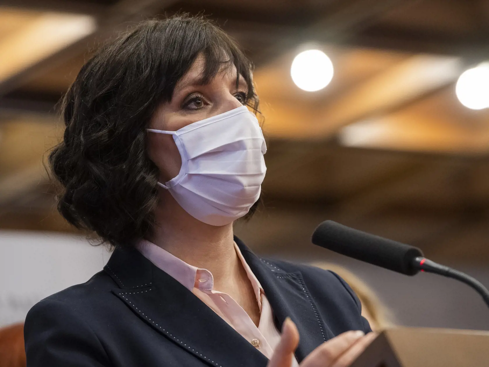 Z premrhanej miliardy viní Nicholsonová s Cigánikovou ministerku investícií Veroniku Remišovú.