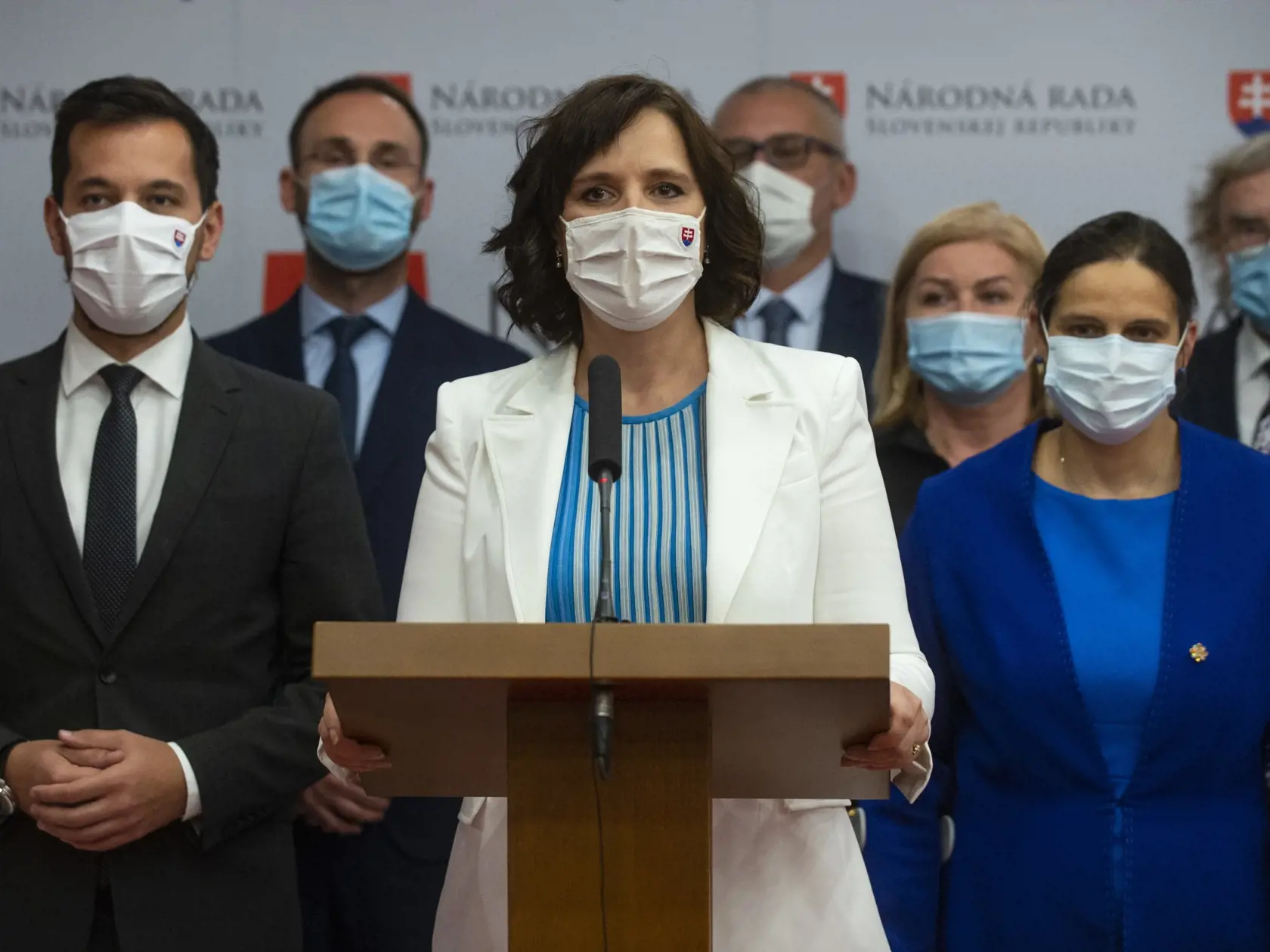 Z premrhanej miliardy viní Nicholsonová s Cigánikovou ministerku investícií Veroniku Remišovú.