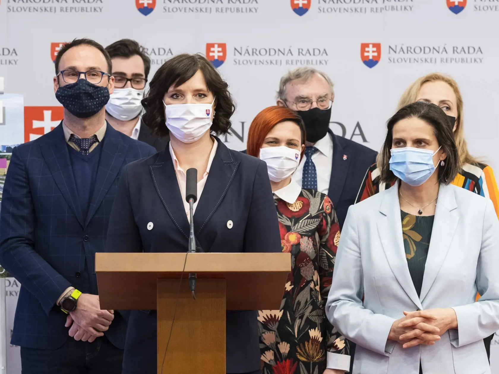 Z premrhanej miliardy viní Nicholsonová s Cigánikovou ministerku investícií Veroniku Remišovú.
