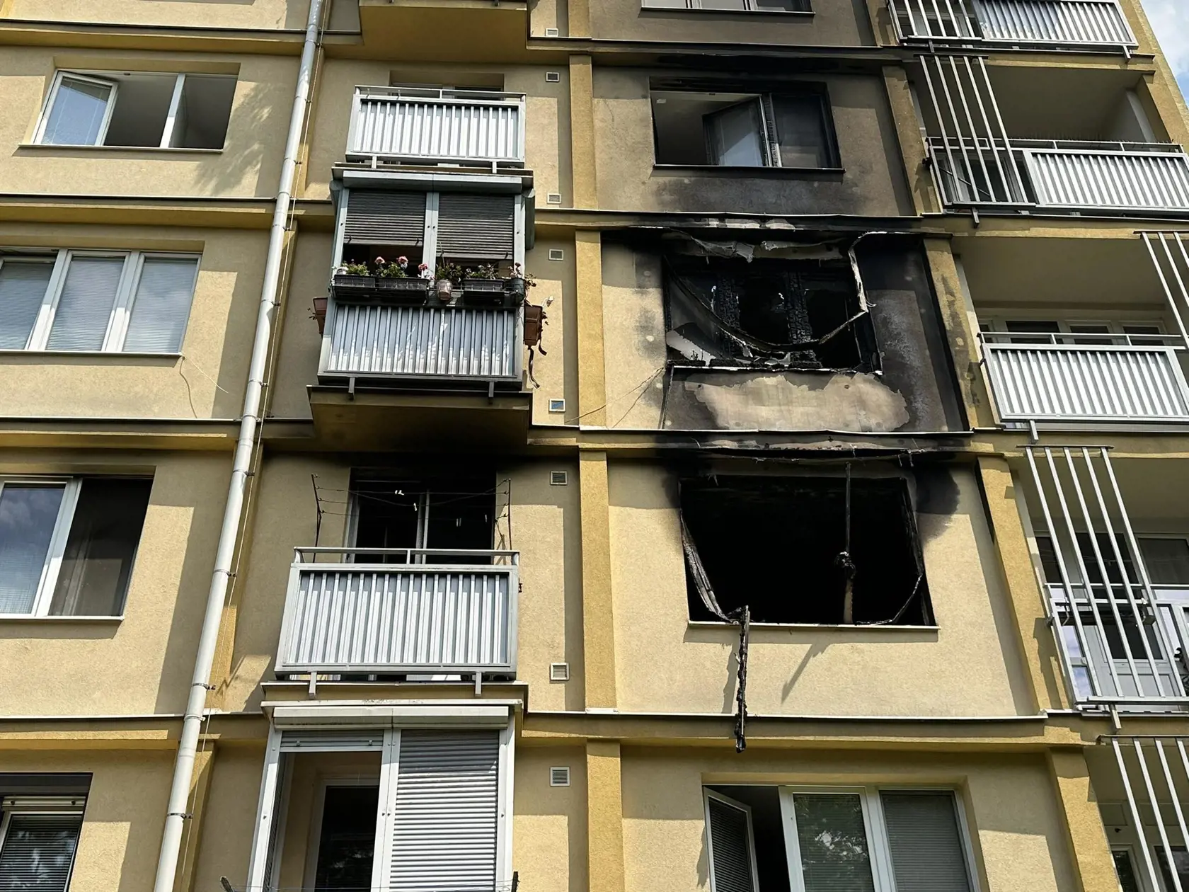 Na Kyjevskej ulici bolo nadránom rušno.