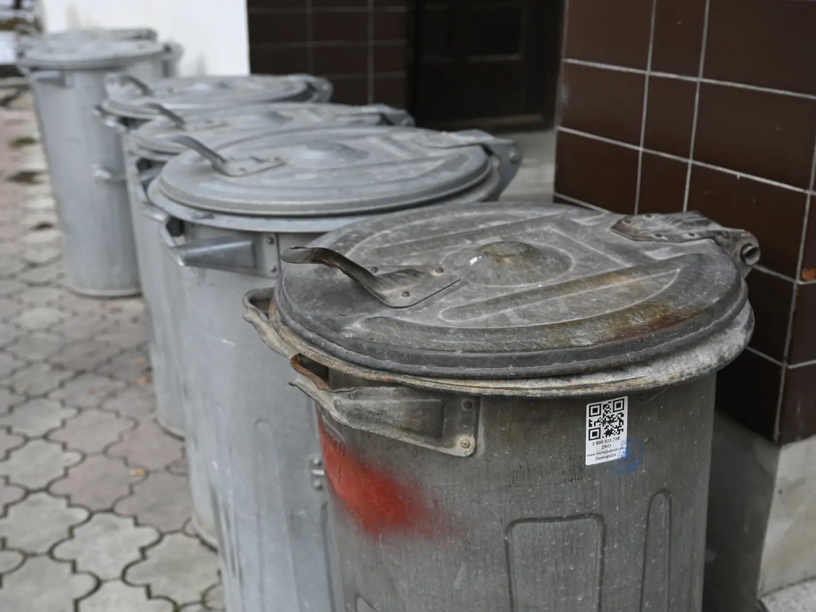 Pre štvorčlennú rodinu by mala výška poplatku stúpnuť až o 114 percent.