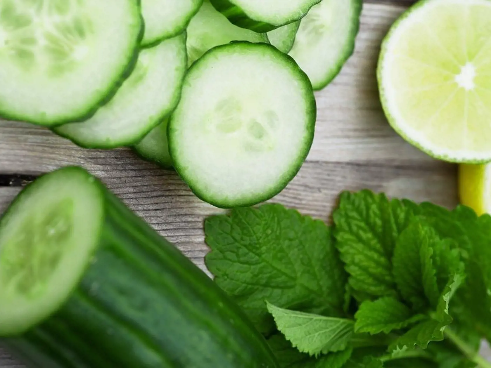 Vhodné ingrediencie pre domácu pleťovú masku určite nájdete.
