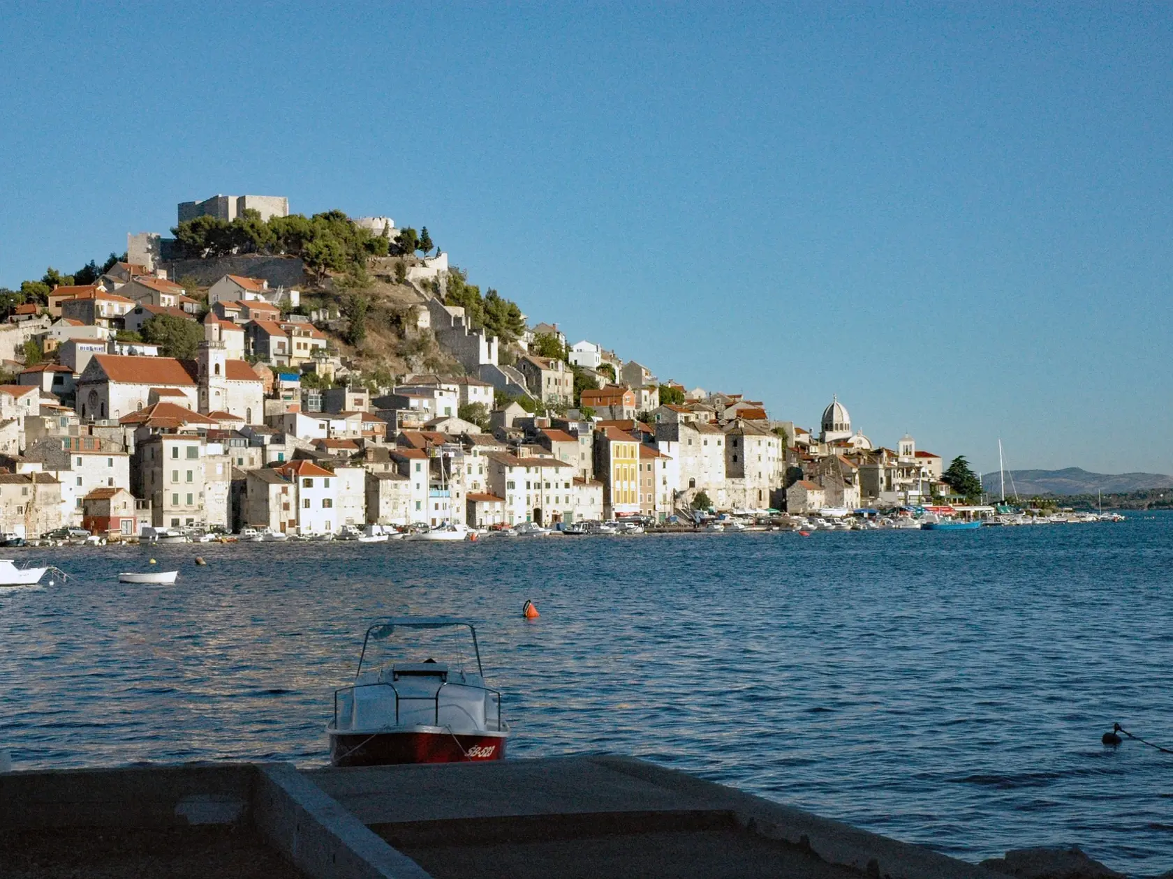 Mesto Šibenik je obľúbenou destináciou.