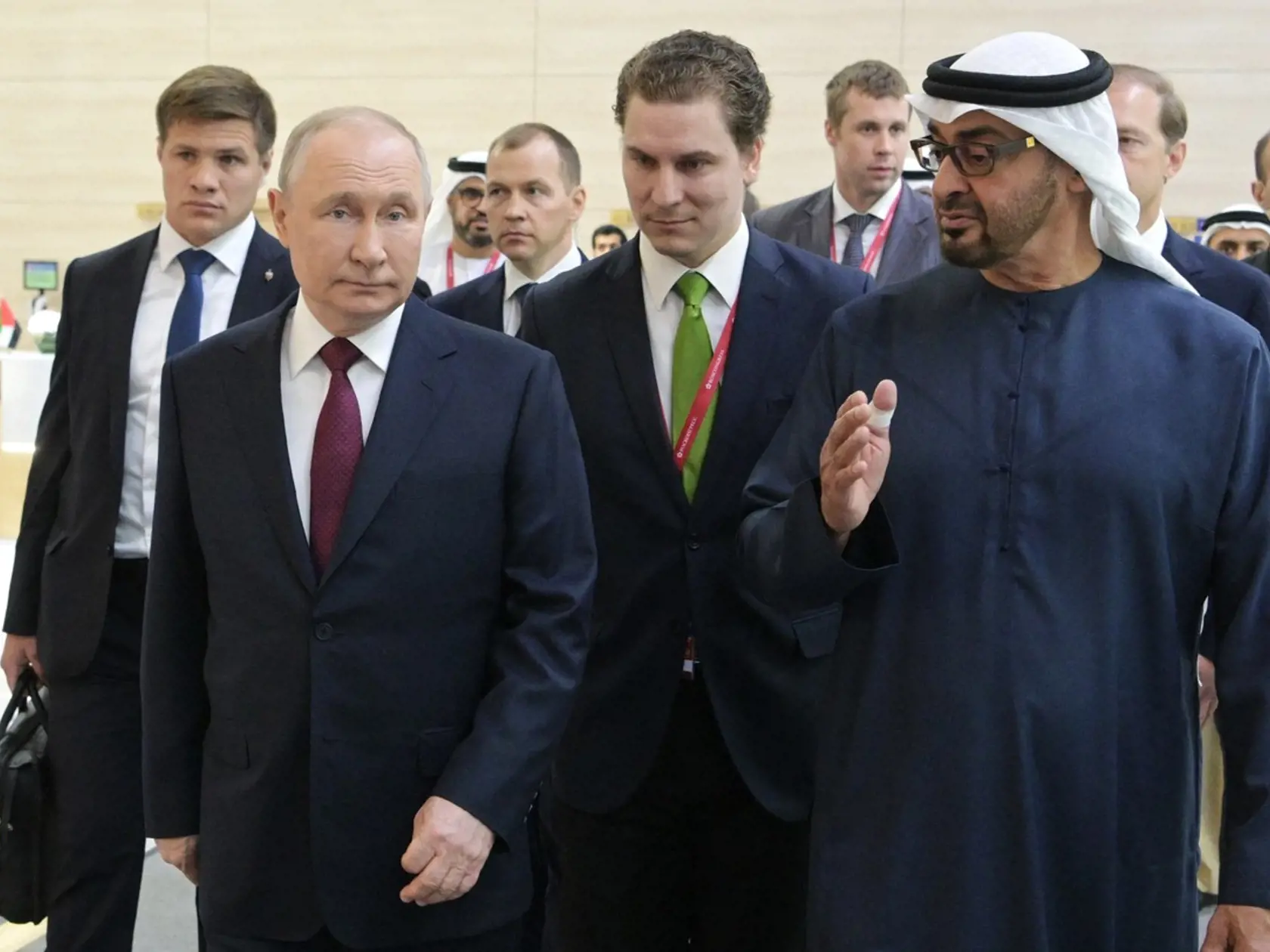 Putin sa v Petrohrade stretol s vodcom Spojených arabských emirátov, šejkom Muhammadom ibn Zajdom Nahajánom.