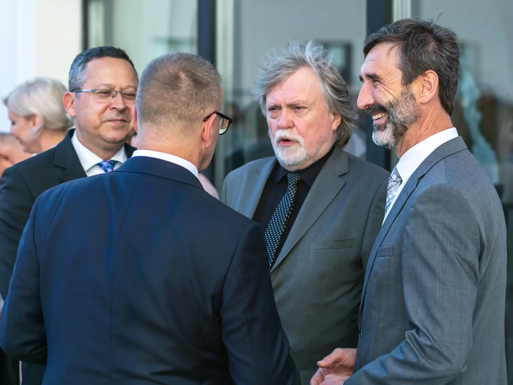 V DRUŽNOM ROZHOVORE. Predseda parlamentu Boris Kollár si výborne rozumel s politikmi Smeru.