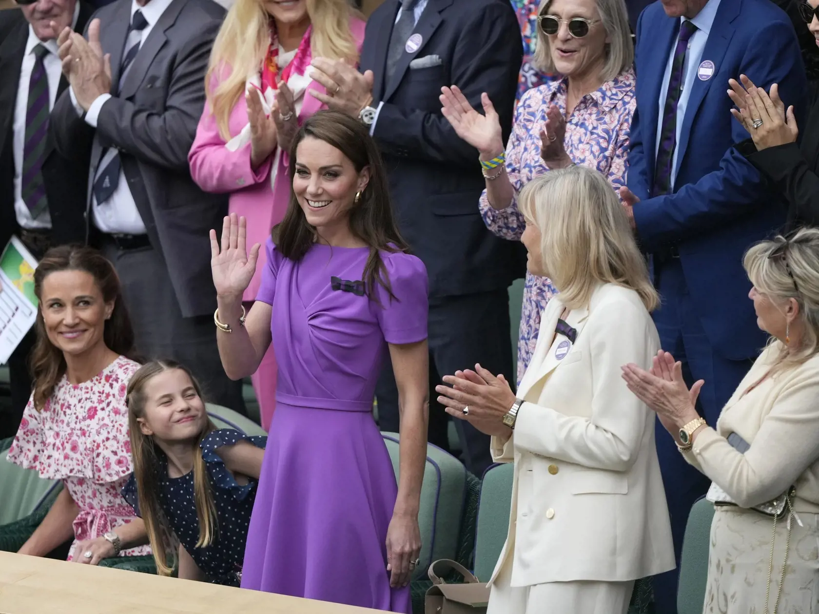 Kate na Wimbledone. Usmievala sa, no bolo vidieť, že pochudla.