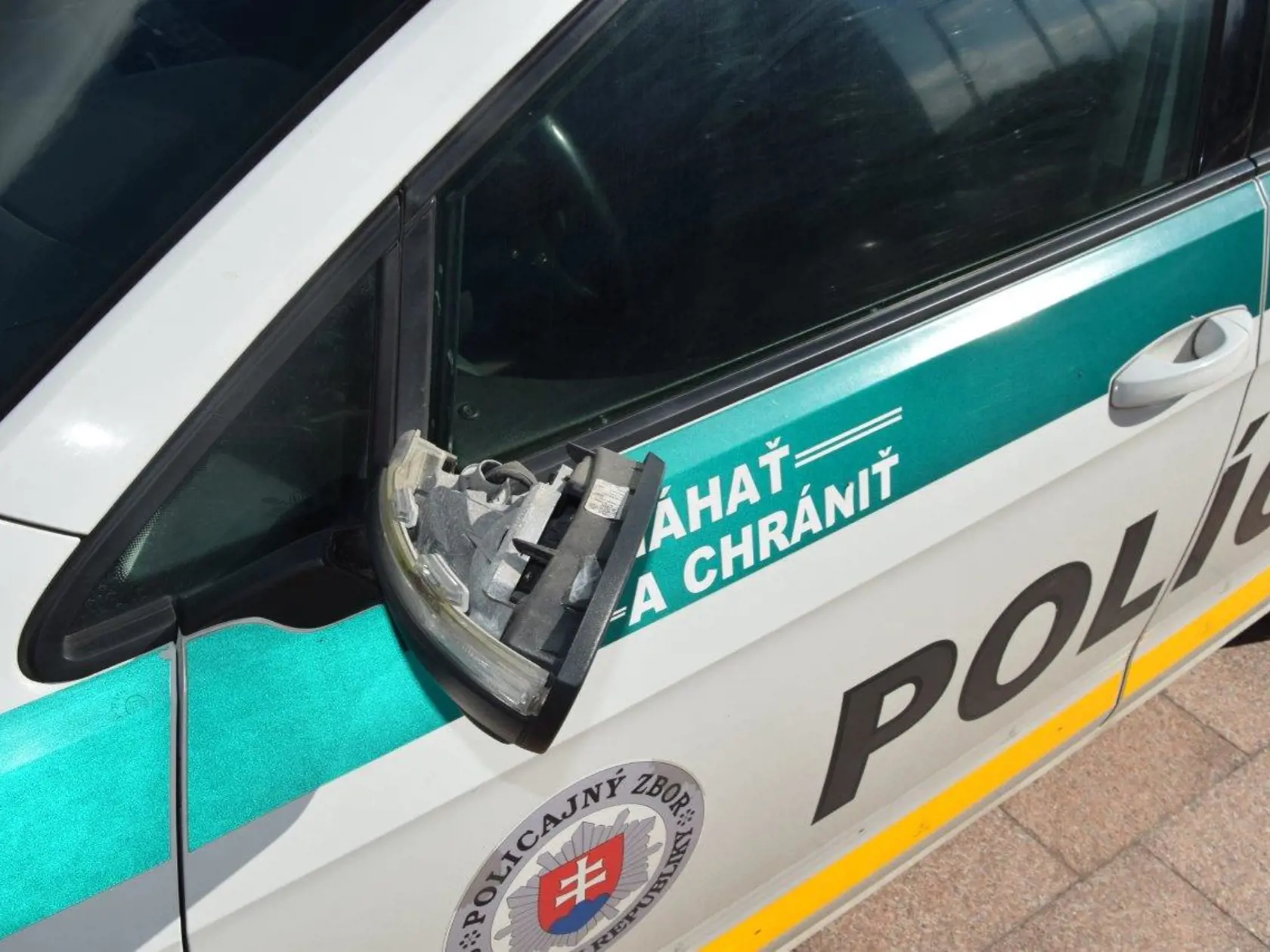 V prípade, ak zdravotnícky personál nezvláda situáciu s agresívnymi alkoholikmi, opäť volajú políciu.