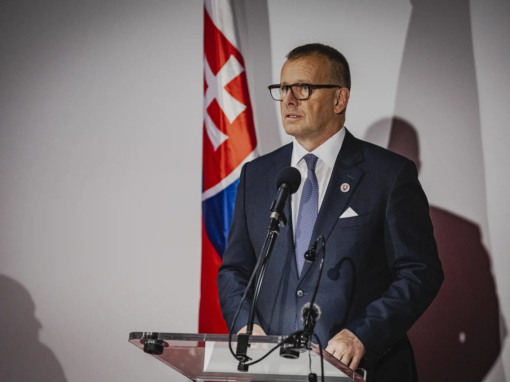 V bratislavskejI Incheba Expo aréne sa konal predvolebný snem hnutia SME RODINA. Na snímke predseda hnutia Boris Kollár počas úvodného príhovoru k delegátom.